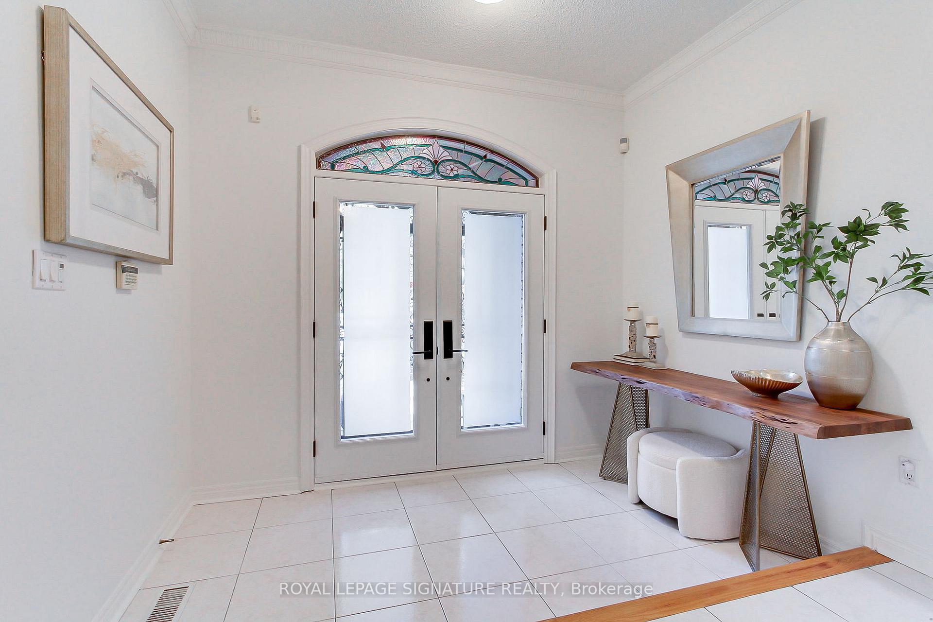 Photo 3 of 70 Graydon Crescent, Richmond Hill, Bayview Hill — HOMEH