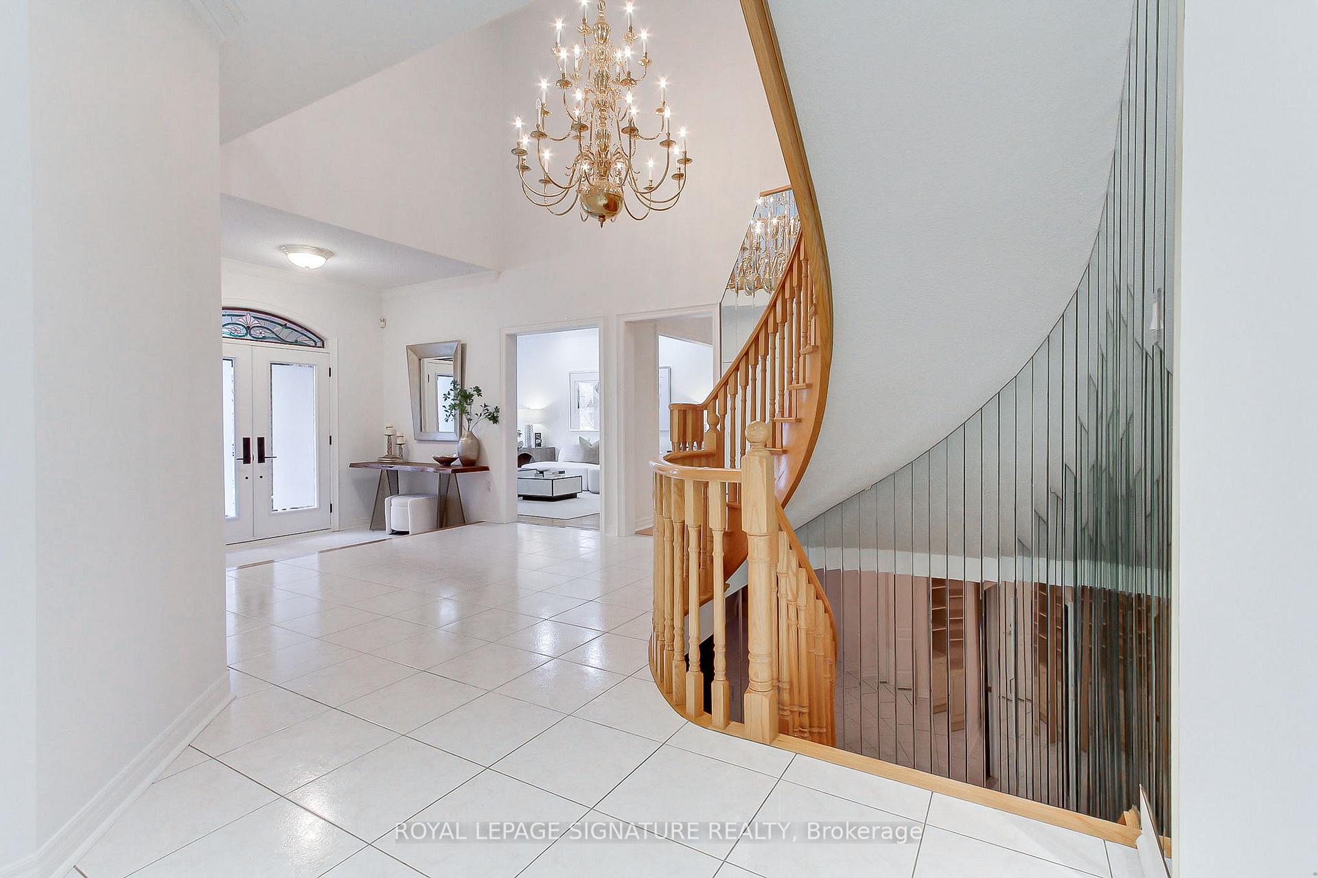 Photo 4 of 70 Graydon Crescent, Richmond Hill, Bayview Hill — HOMEH