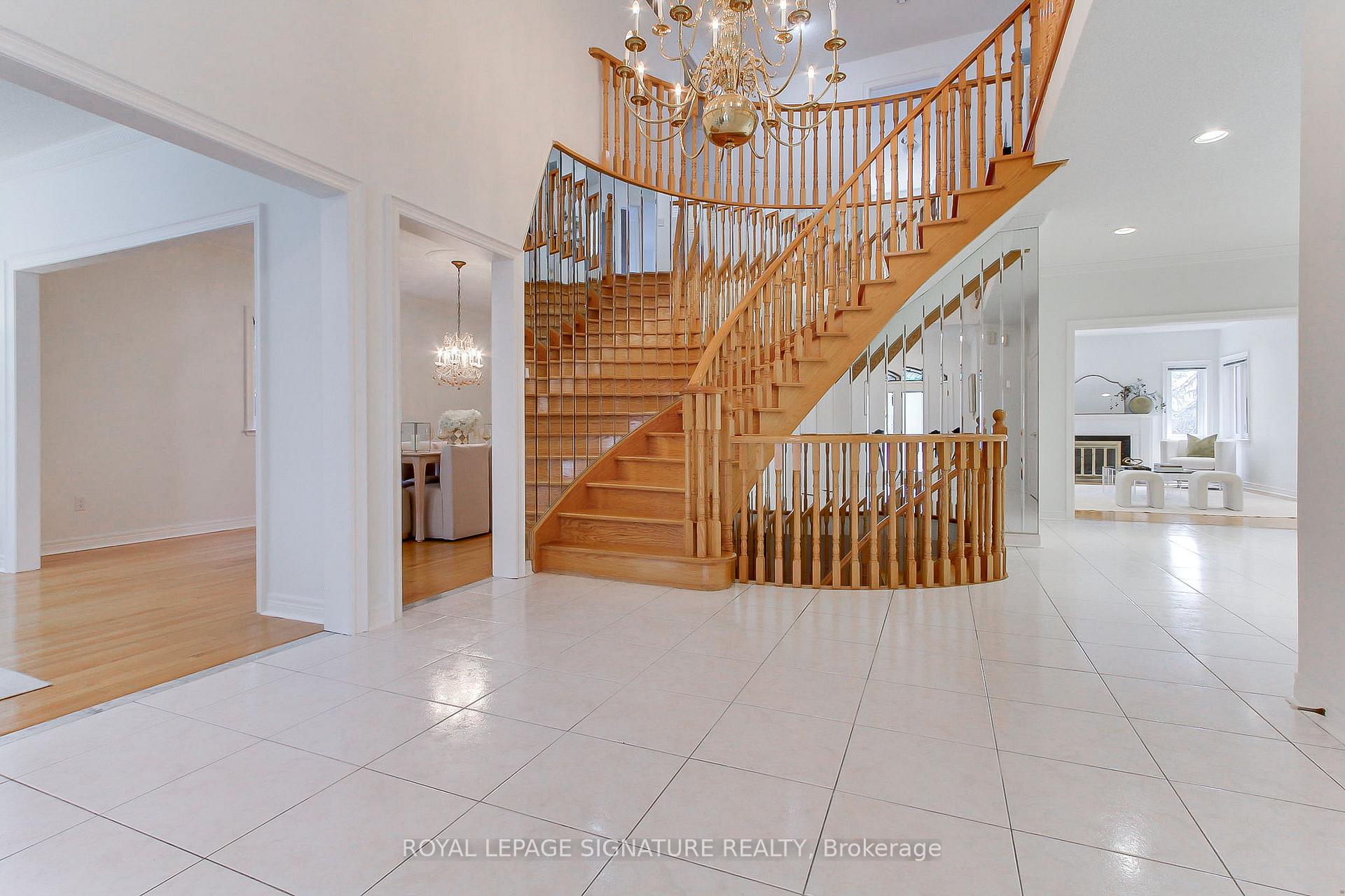 Photo 5 of 70 Graydon Crescent, Richmond Hill, Bayview Hill — HOMEH