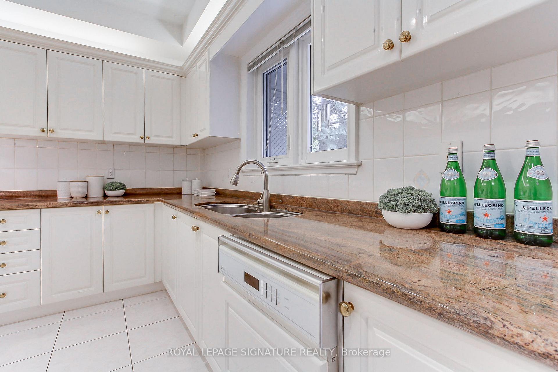 Photo 13 of 70 Graydon Crescent, Richmond Hill, Bayview Hill — HOMEH