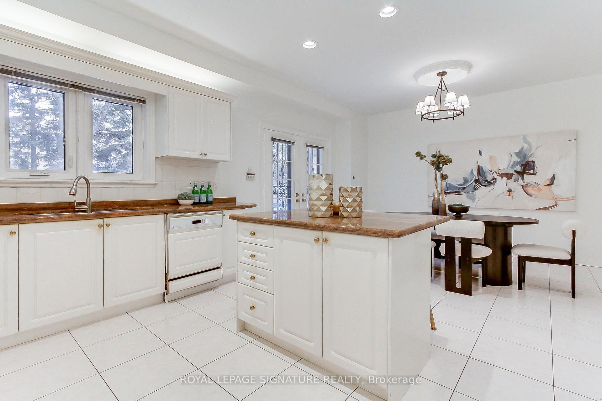 Photo 15 of 70 Graydon Crescent, Richmond Hill, Bayview Hill — HOMEH