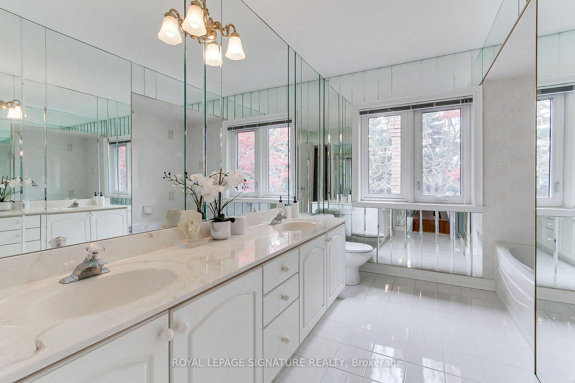 Photo 40 of 70 Graydon Crescent, Richmond Hill, Bayview Hill — HOMEH