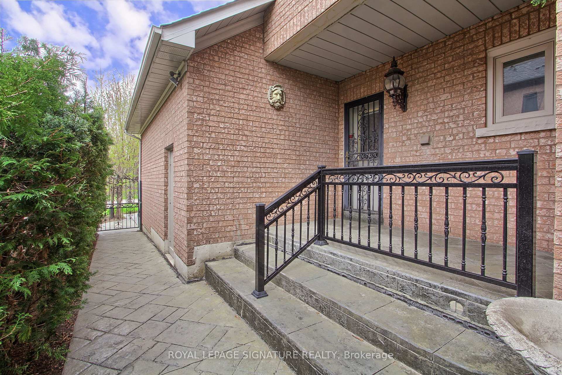 Photo 46 of 70 Graydon Crescent, Richmond Hill, Bayview Hill — HOMEH