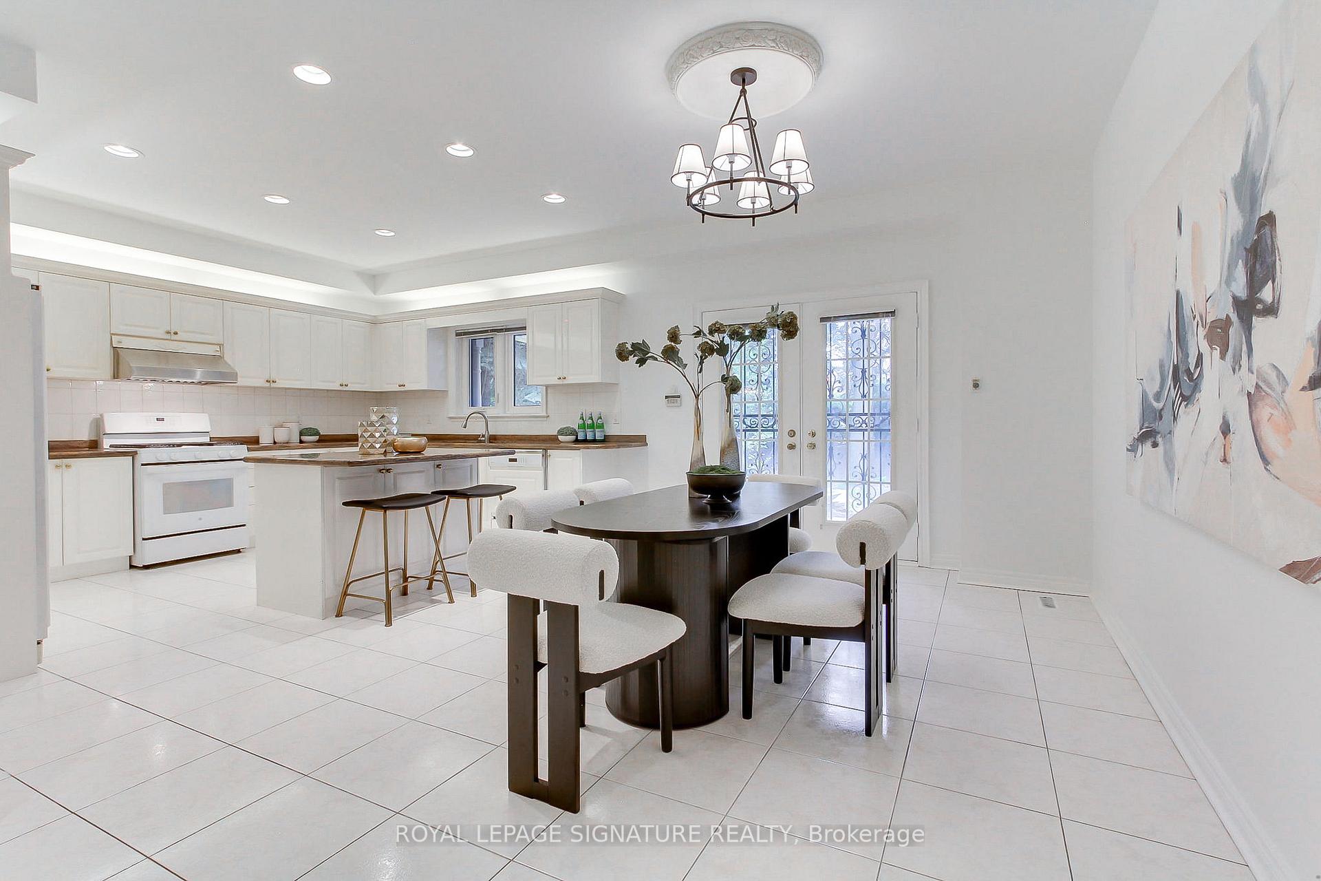 Photo 16 of 70 Graydon Crescent, Richmond Hill, Bayview Hill — HOMEH