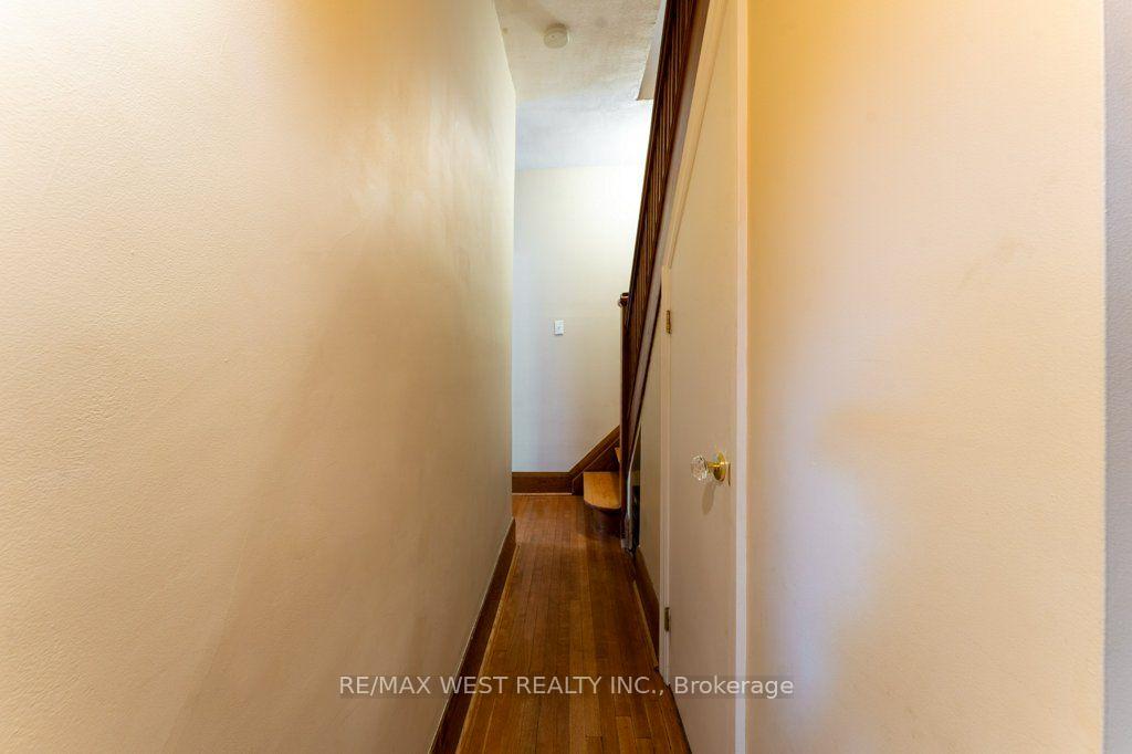Photo 13 of 40 Delaware Avenue, Toronto, Palmerston-Little Italy — HOMEH