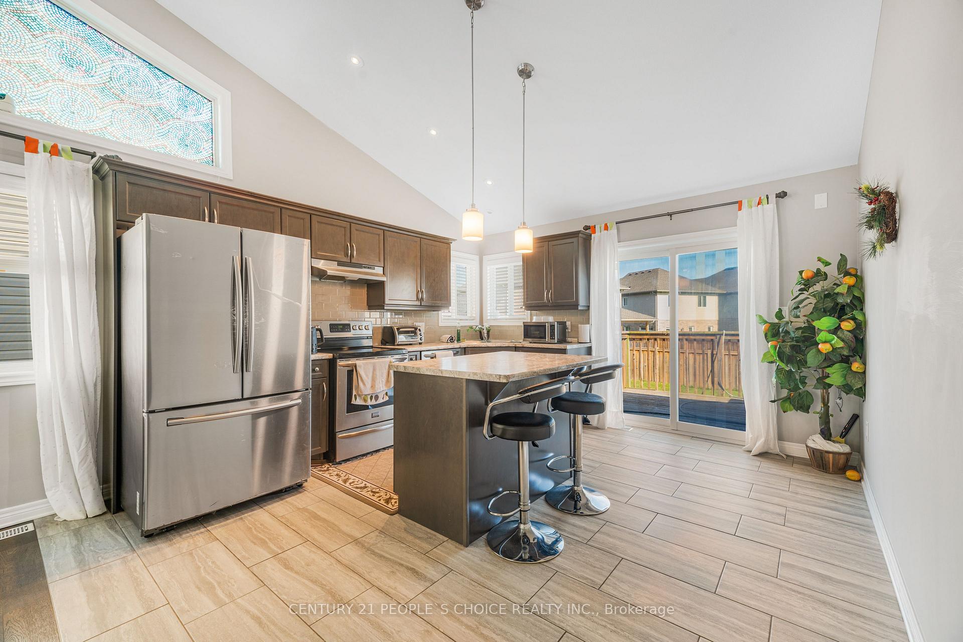 Photo 10 of 6534 Sam Iorfida Drive, Niagara Falls, Oldfield — HOMEH