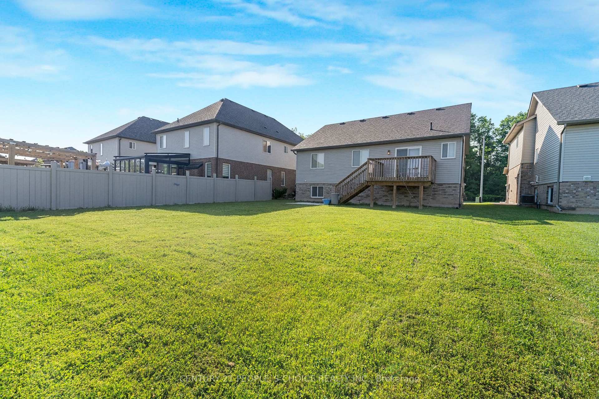 Photo 32 of 6534 Sam Iorfida Drive, Niagara Falls, Oldfield — HOMEH