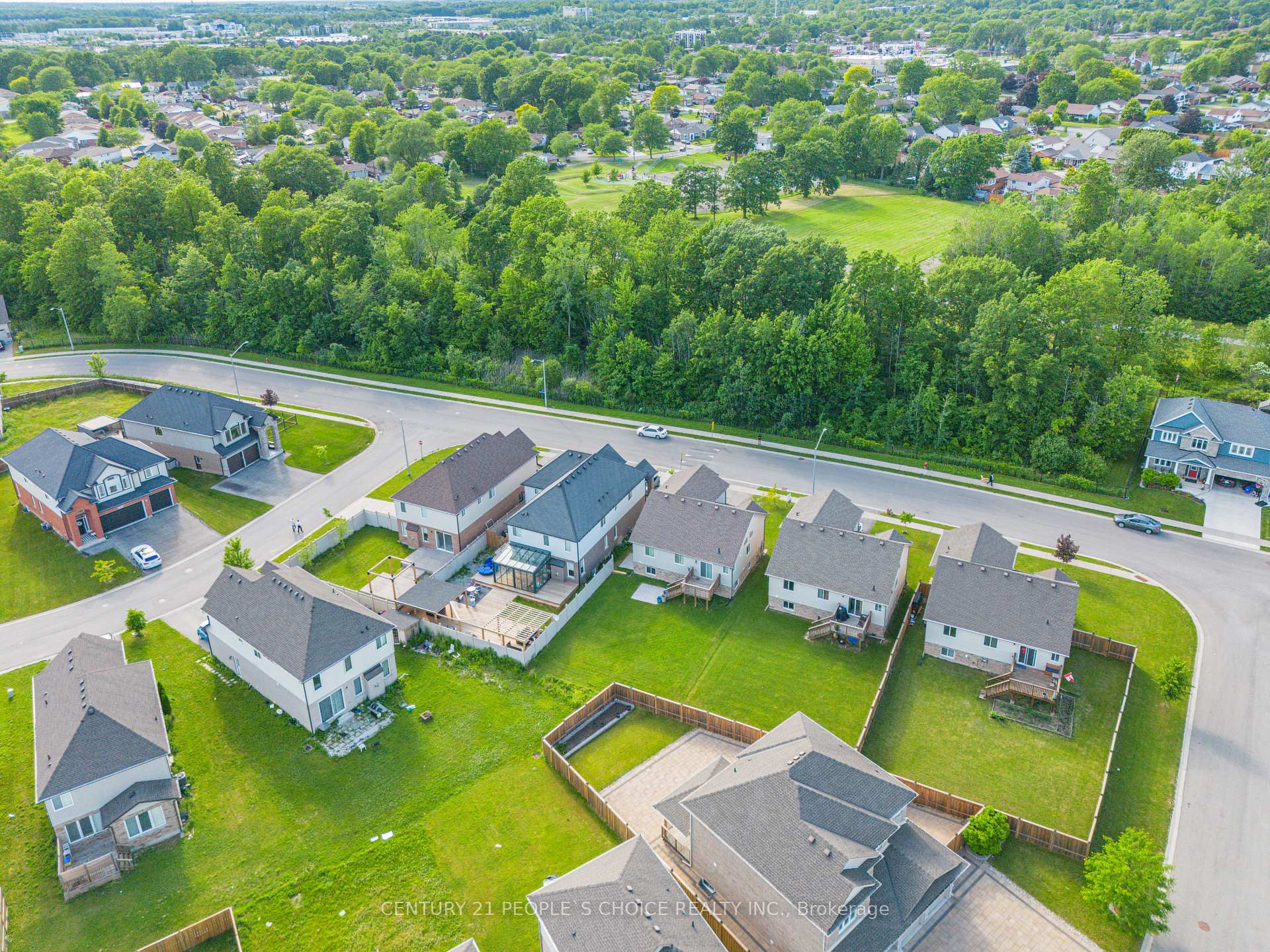 Photo 37 of 6534 Sam Iorfida Drive, Niagara Falls, Oldfield — HOMEH