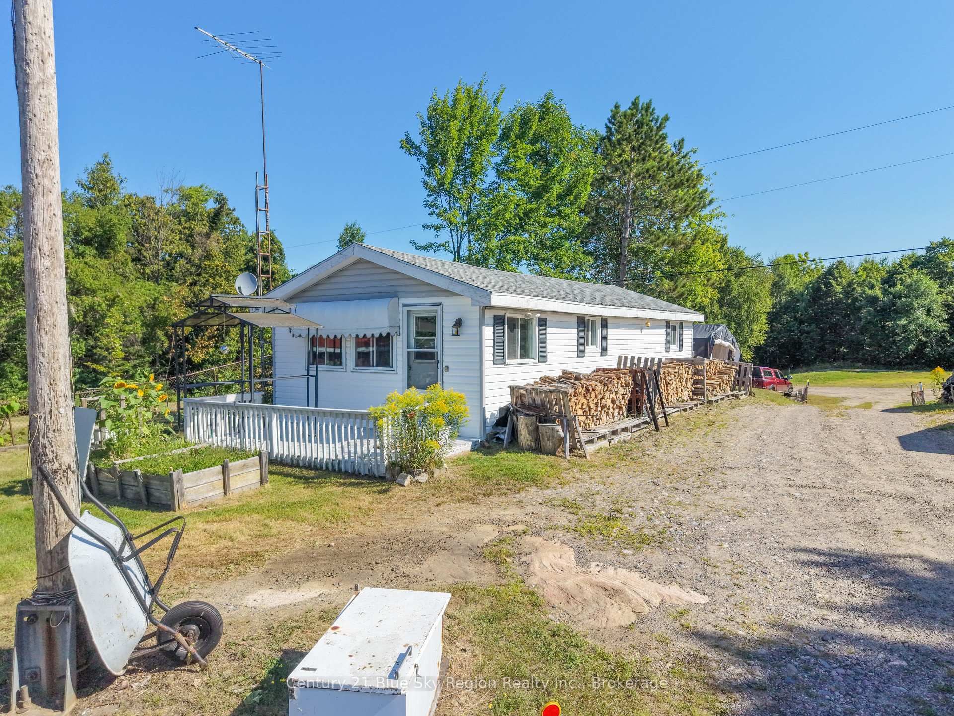 Photo 32 of 16 Gabriel Road, West Nipissing, Verner — HOMEH