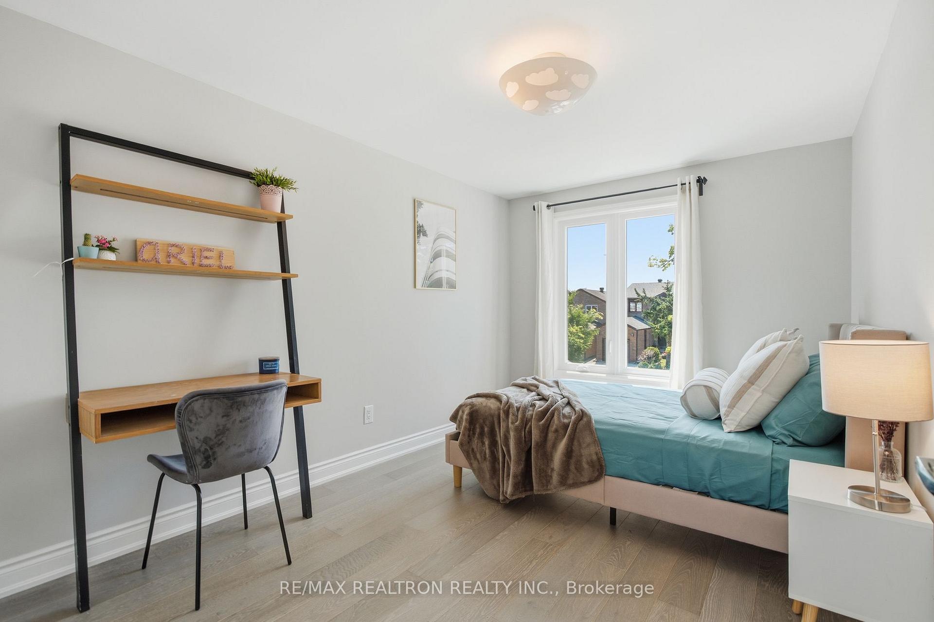 Photo 12 of 147 Spyglass Hill Road, Vaughan, Glen Shields — HOMEH