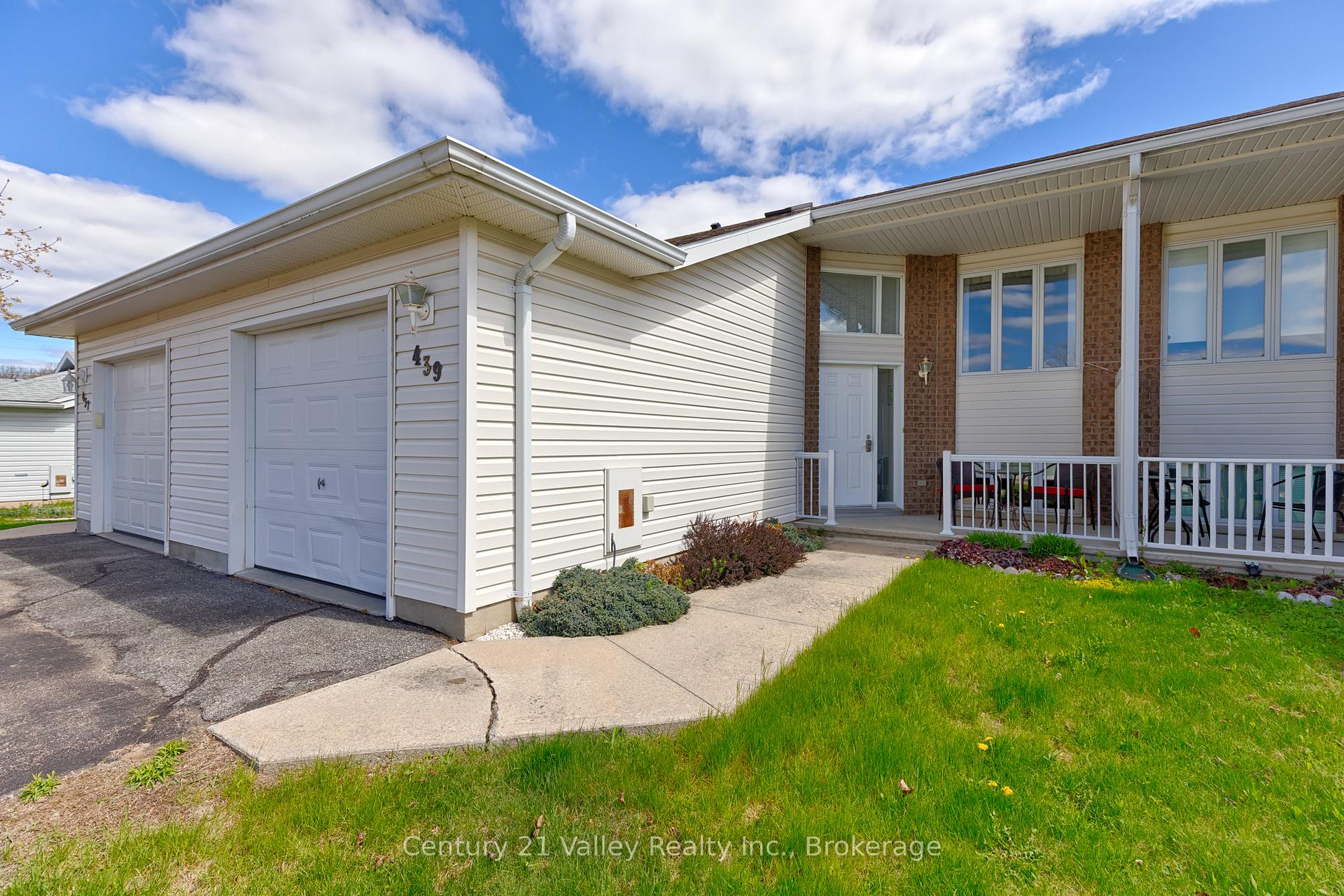 Photo of 439 Mayhew Street