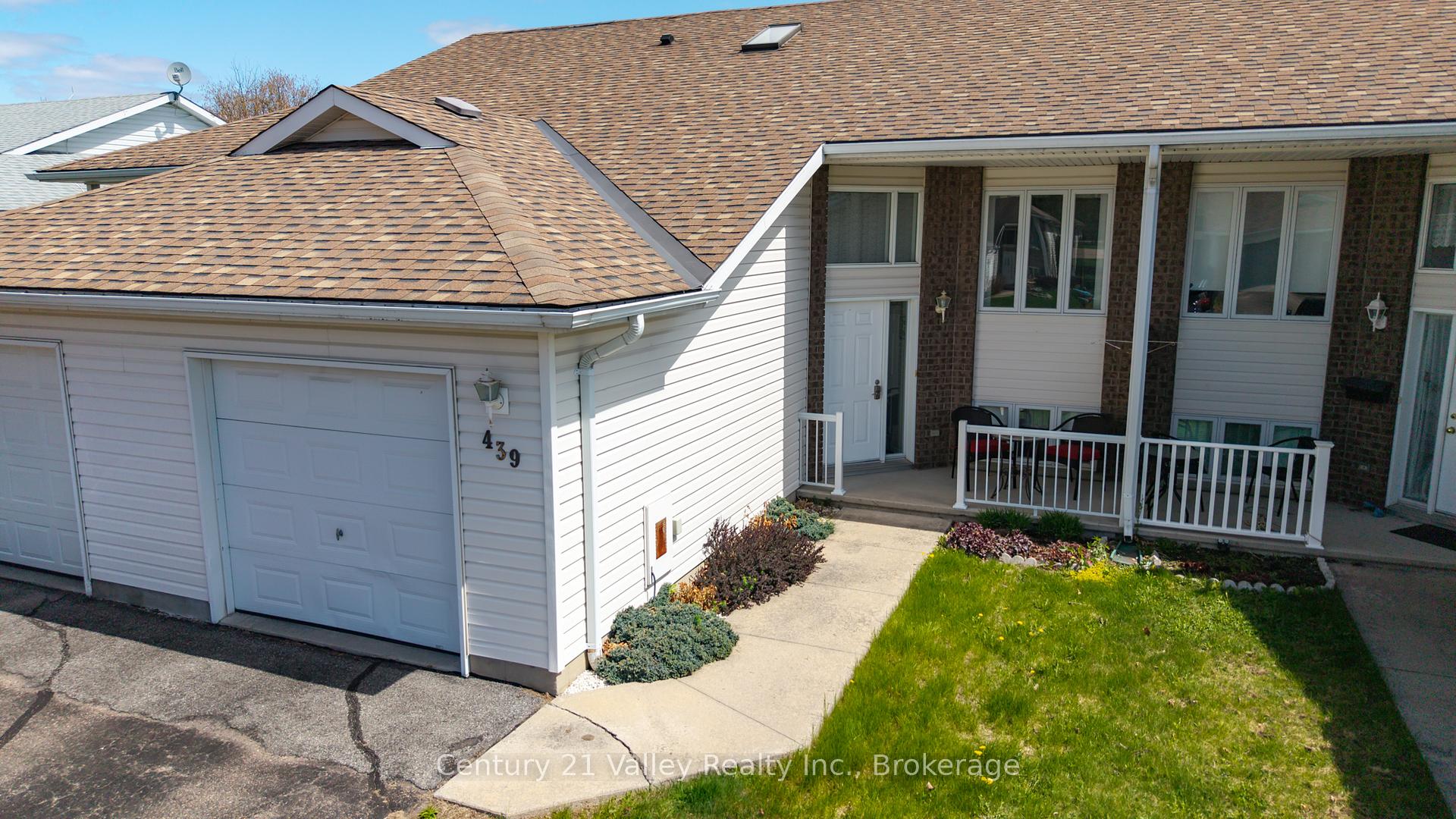 Photo 7 of 439 Mayhew Street, Renfrew, Renfrew — HOMEH