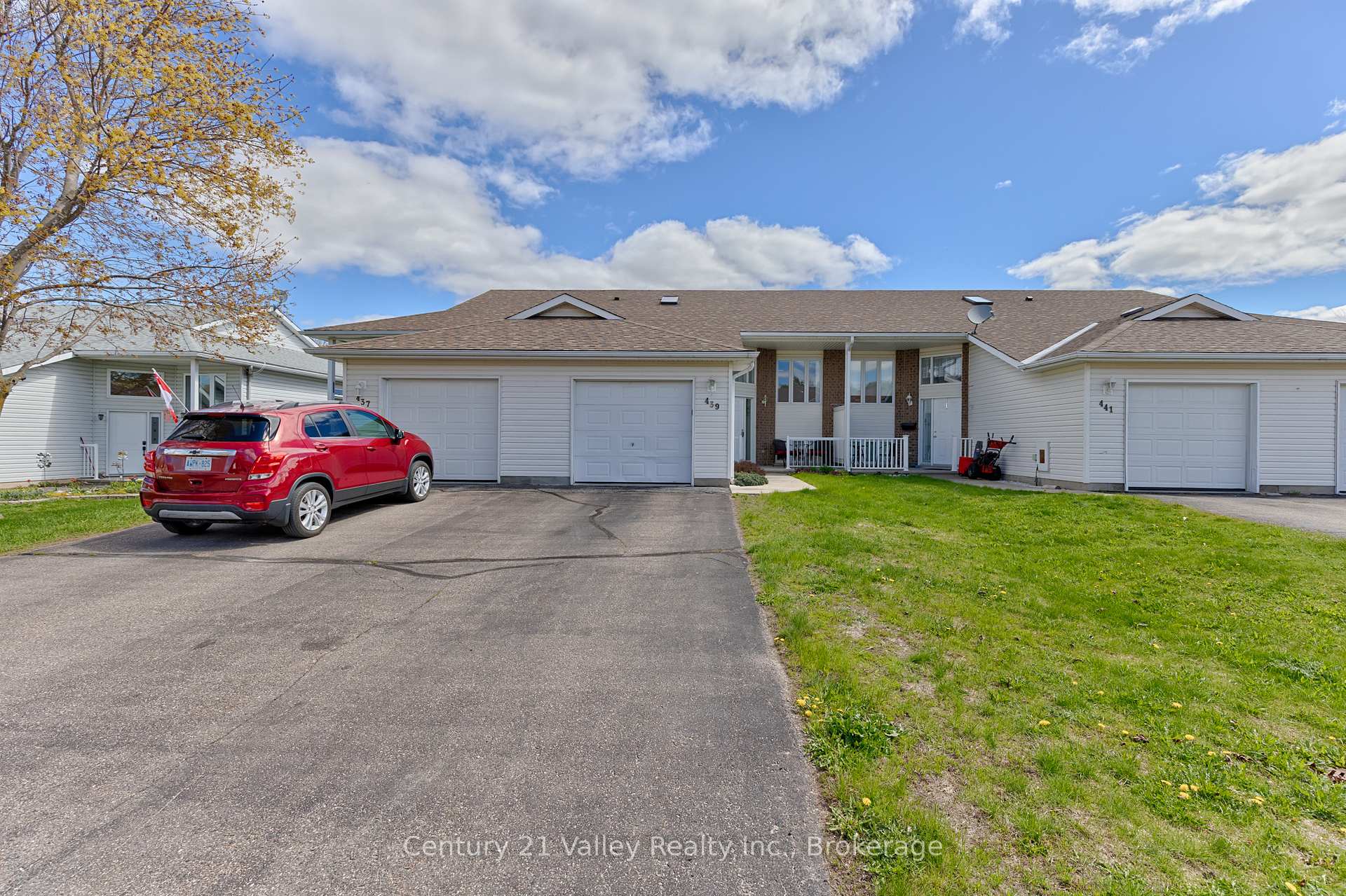 Photo 9 of 439 Mayhew Street, Renfrew, Renfrew — HOMEH