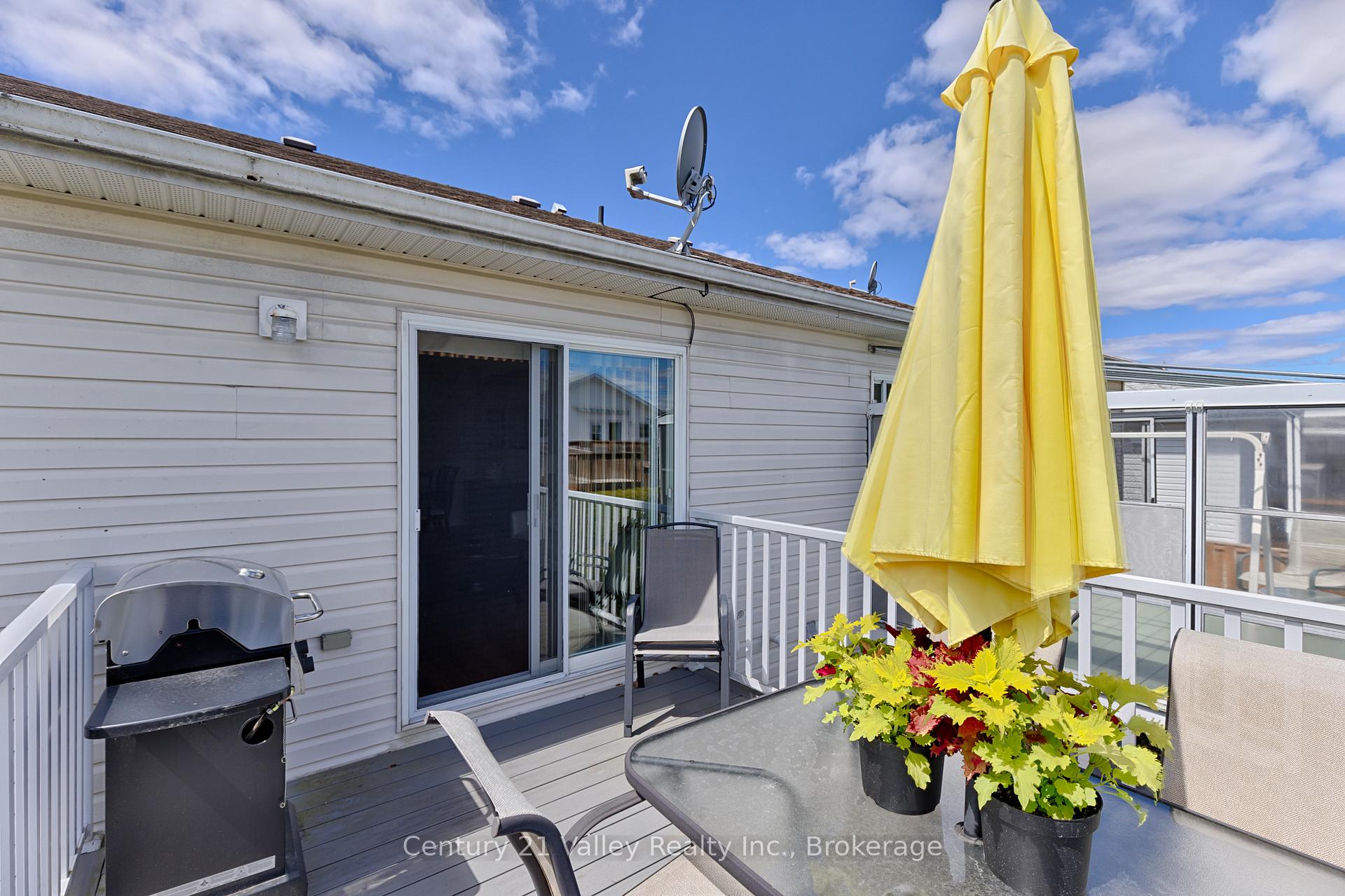 Photo 13 of 439 Mayhew Street, Renfrew, Renfrew — HOMEH