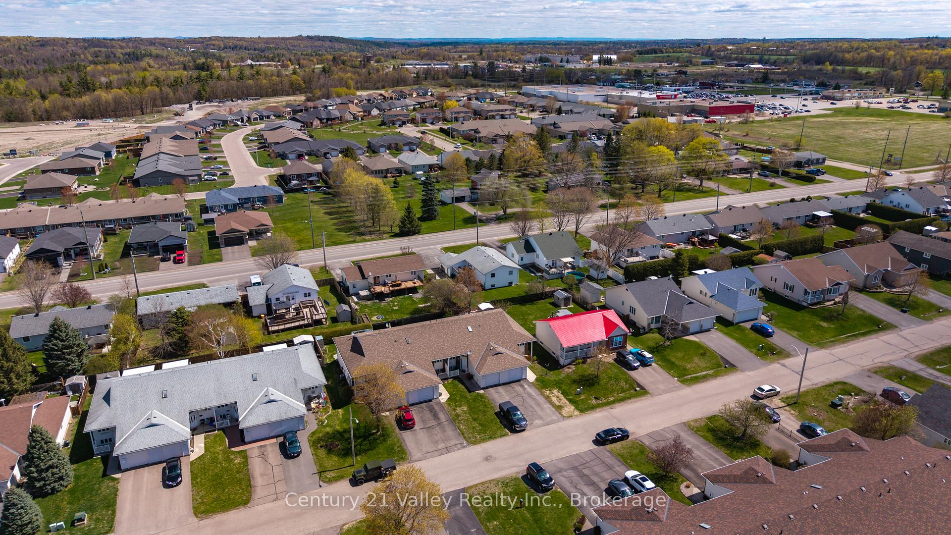 Photo 14 of 439 Mayhew Street, Renfrew, Renfrew — HOMEH