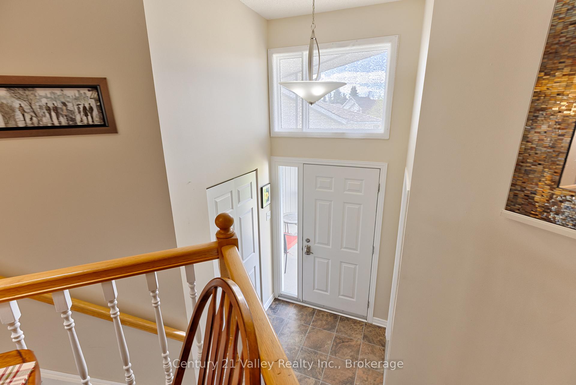 Photo 18 of 439 Mayhew Street, Renfrew, Renfrew — HOMEH