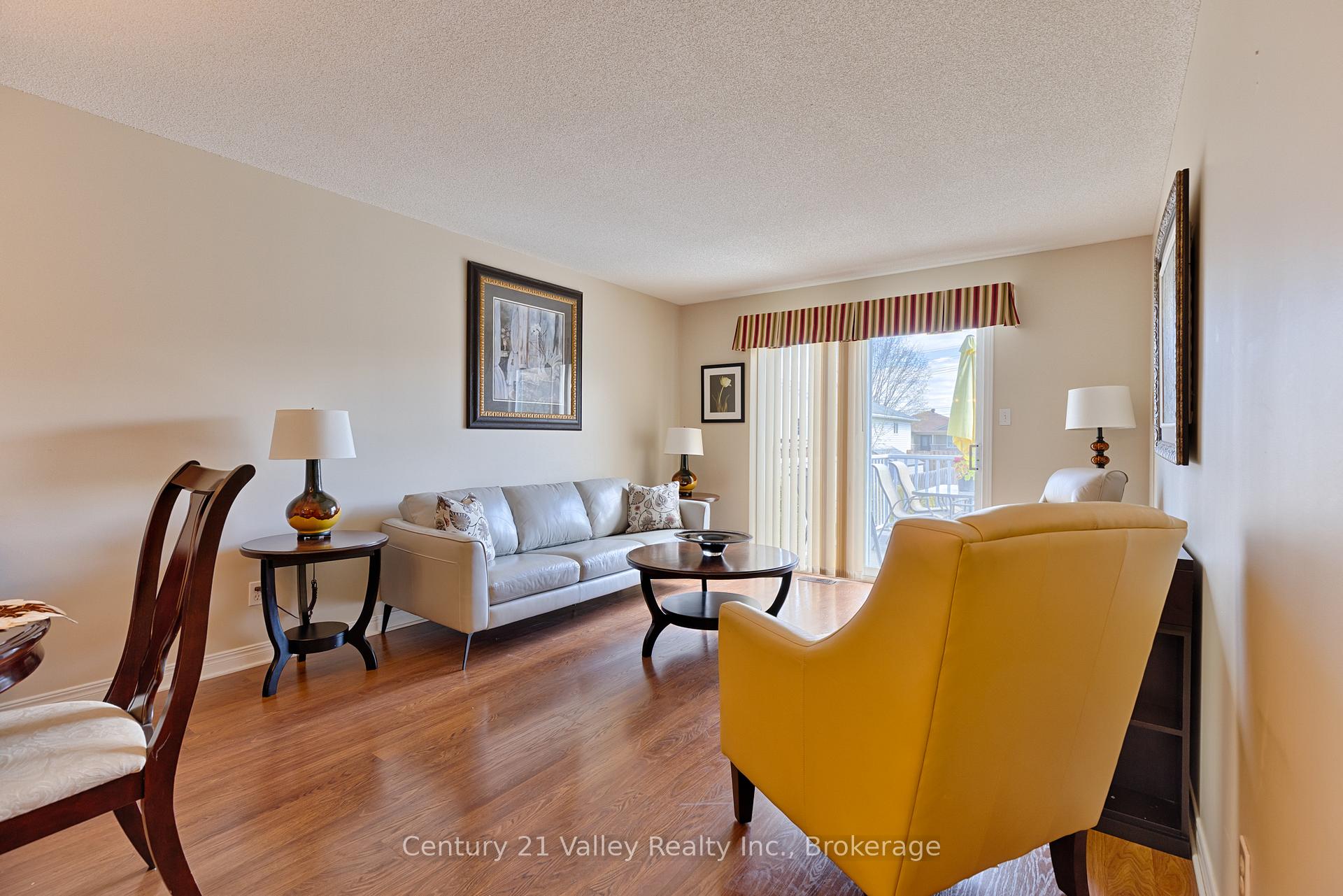 Photo 19 of 439 Mayhew Street, Renfrew, Renfrew — HOMEH