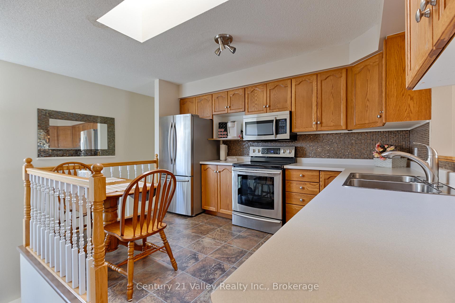 Photo 23 of 439 Mayhew Street, Renfrew, Renfrew — HOMEH
