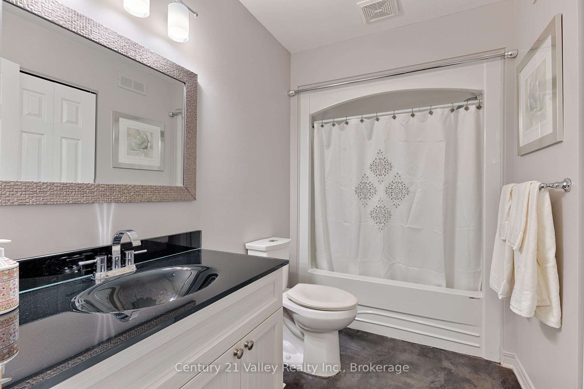 Photo 33 of 439 Mayhew Street, Renfrew, Renfrew — HOMEH
