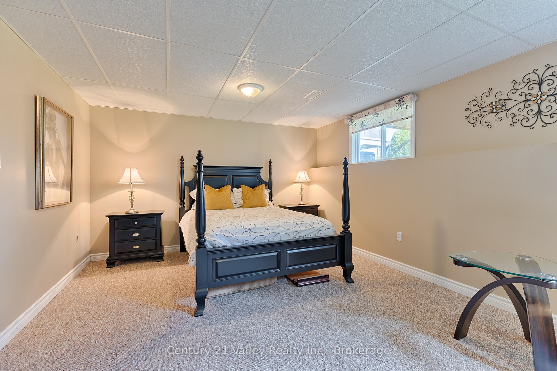 Photo 34 of 439 Mayhew Street, Renfrew, Renfrew — HOMEH