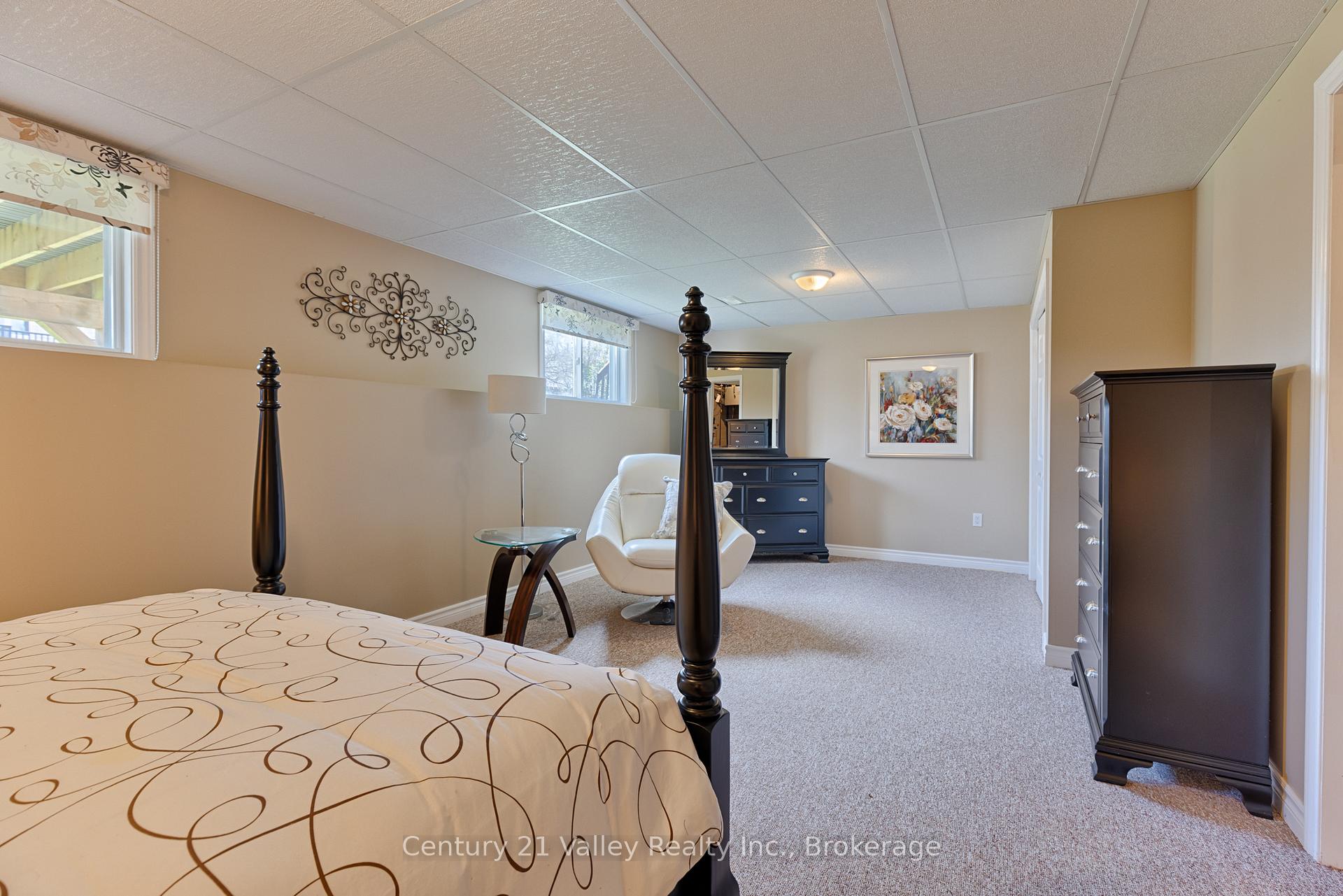 Photo 35 of 439 Mayhew Street, Renfrew, Renfrew — HOMEH