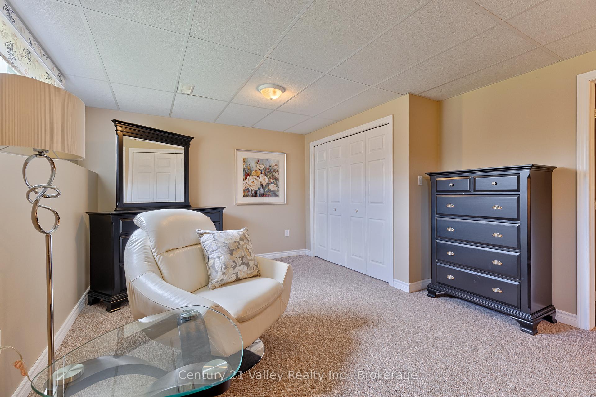 Photo 36 of 439 Mayhew Street, Renfrew, Renfrew — HOMEH