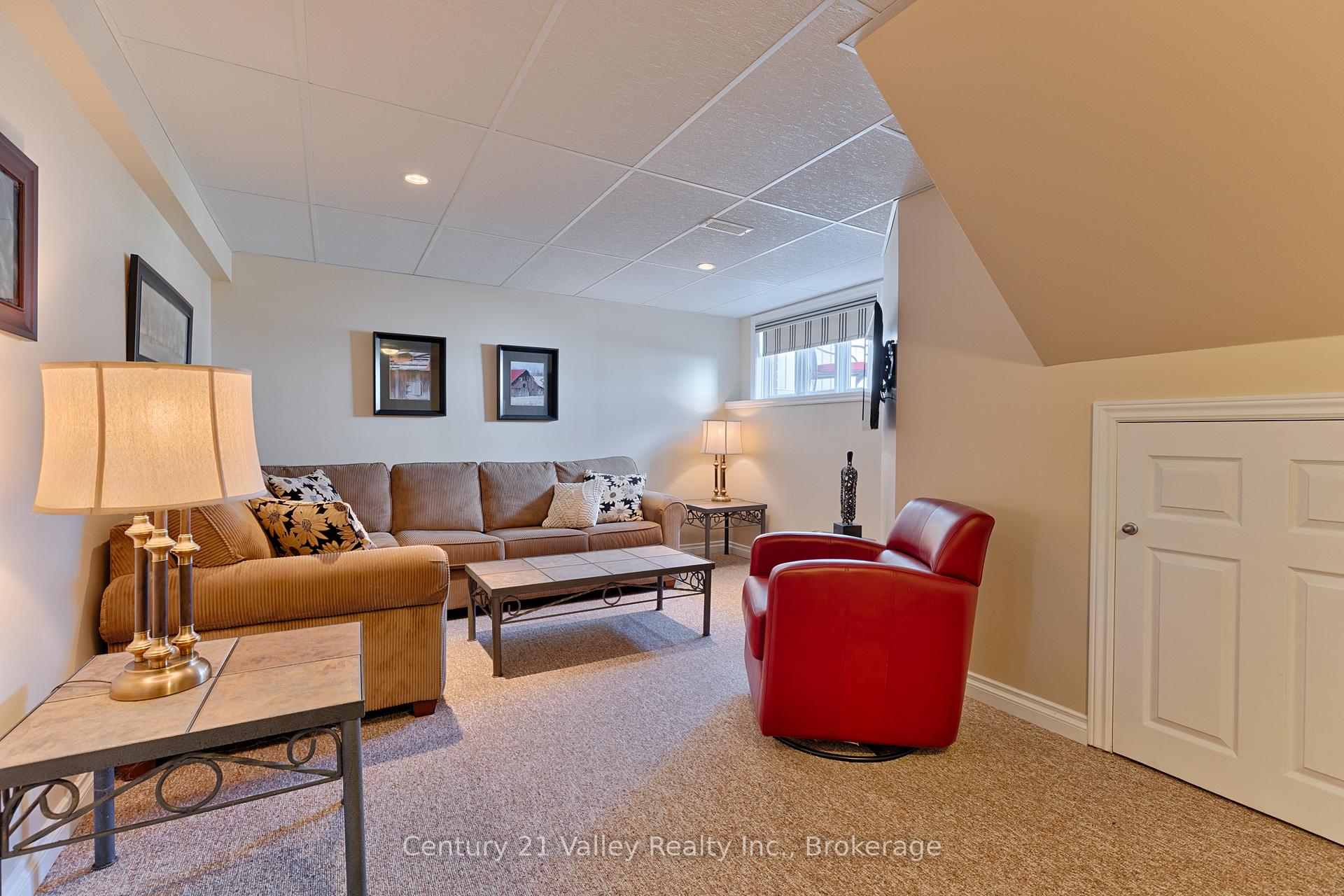 Photo 38 of 439 Mayhew Street, Renfrew, Renfrew — HOMEH