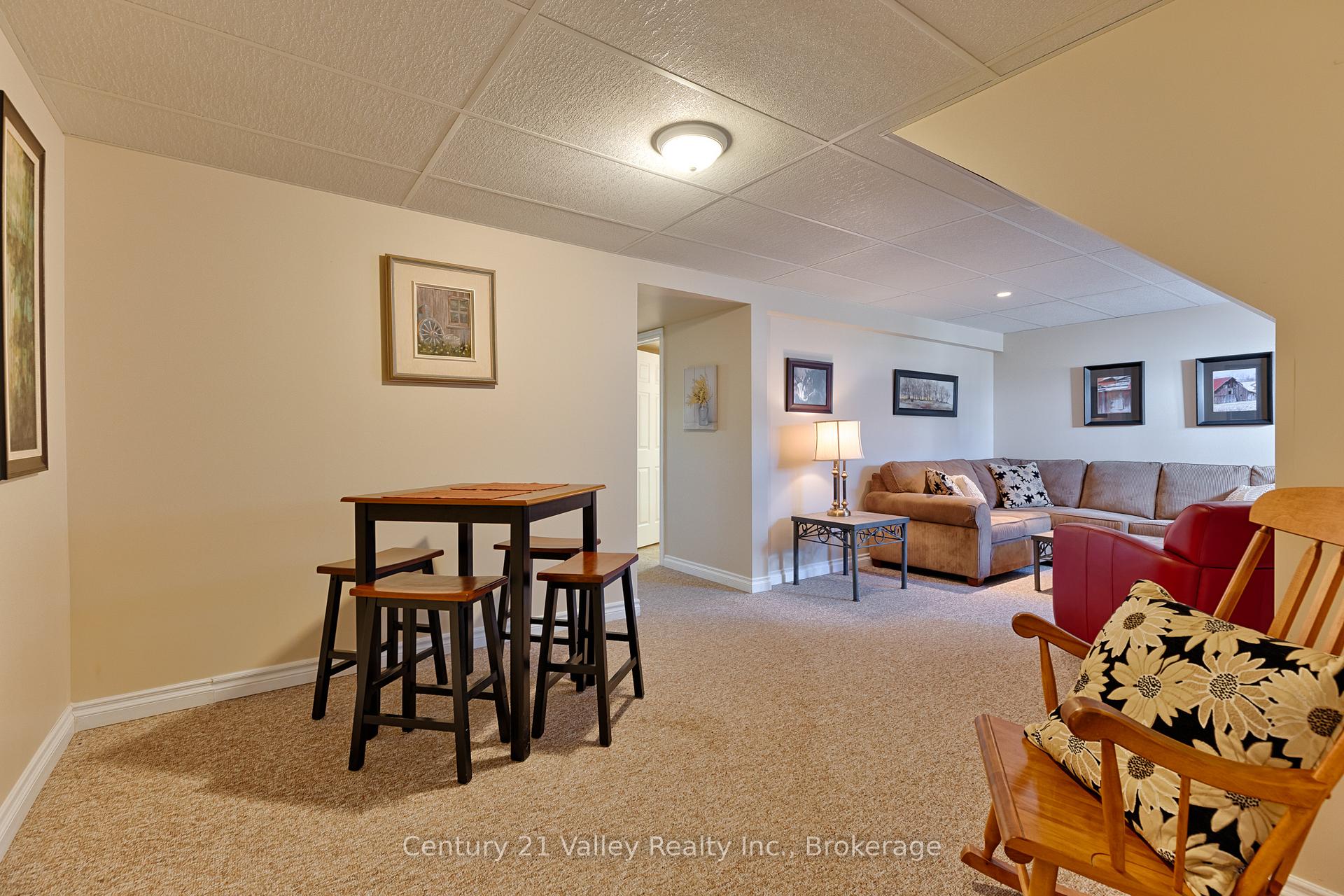 Photo 39 of 439 Mayhew Street, Renfrew, Renfrew — HOMEH