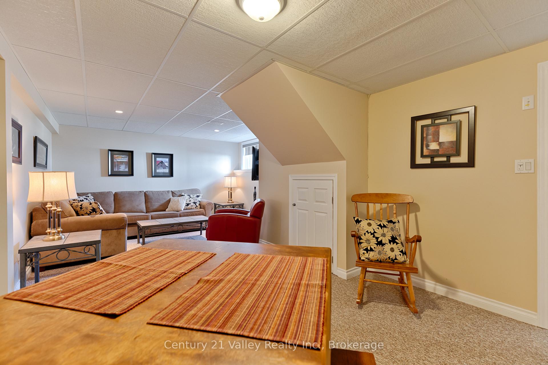 Photo 40 of 439 Mayhew Street, Renfrew, Renfrew — HOMEH