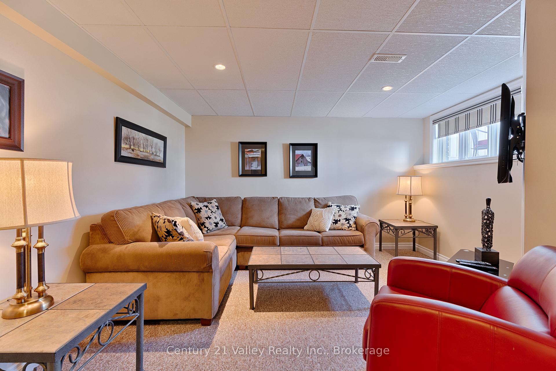 Photo 41 of 439 Mayhew Street, Renfrew, Renfrew — HOMEH