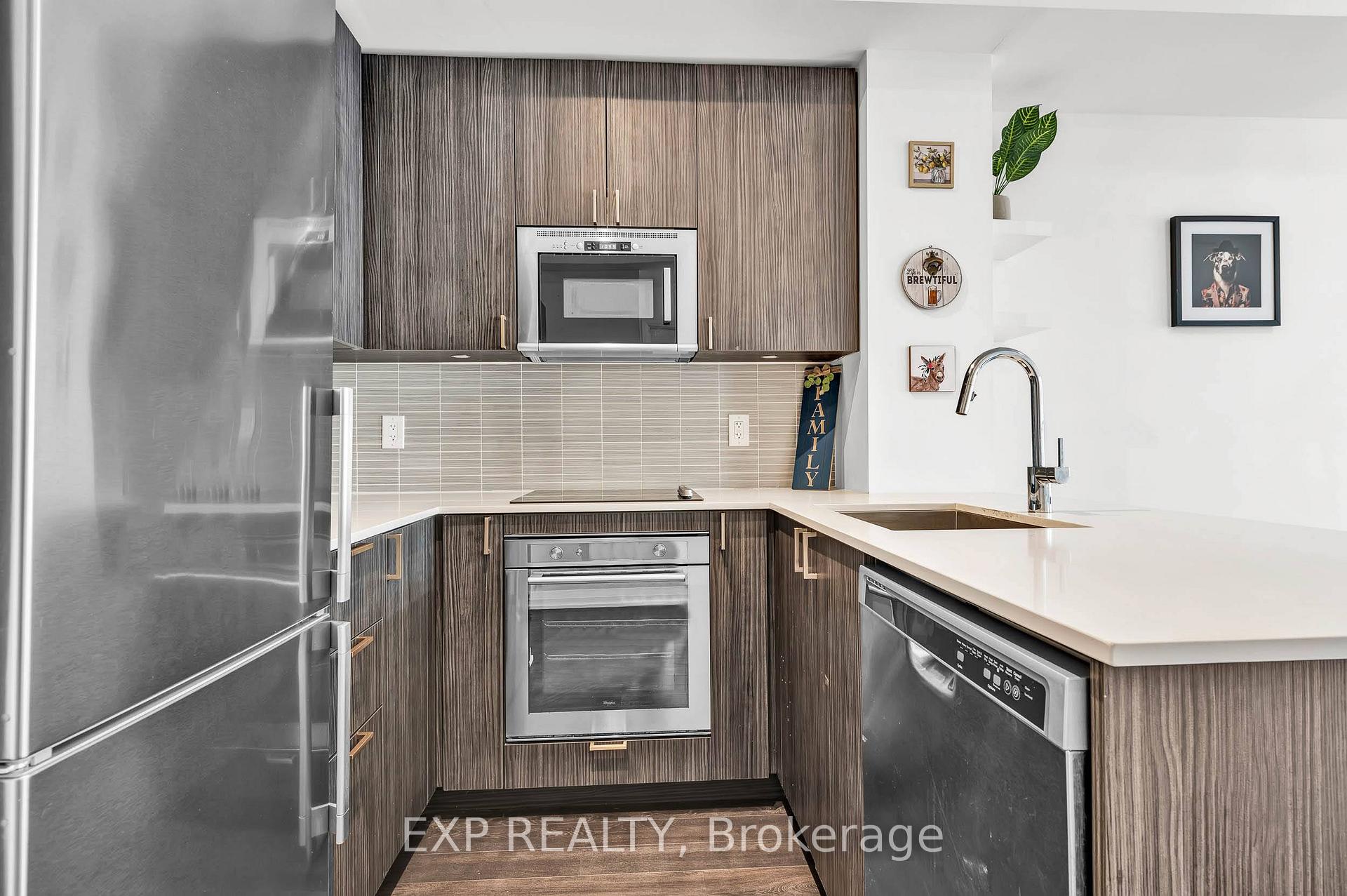 Photo 7 of Unit 727, 99 Eagle Rock Way N, Vaughan, Maple — HOMEH