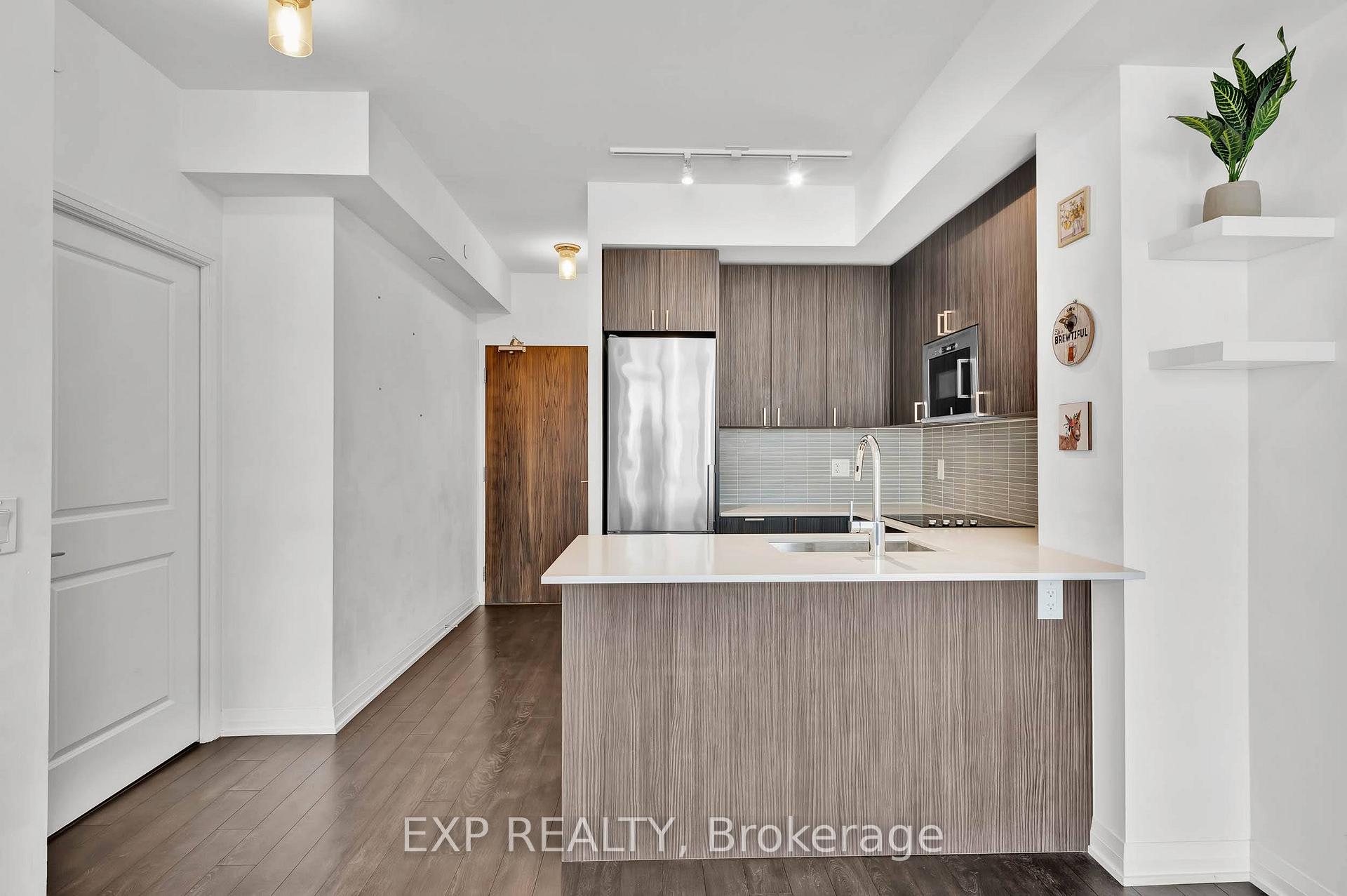 Photo 8 of Unit 727, 99 Eagle Rock Way N, Vaughan, Maple — HOMEH