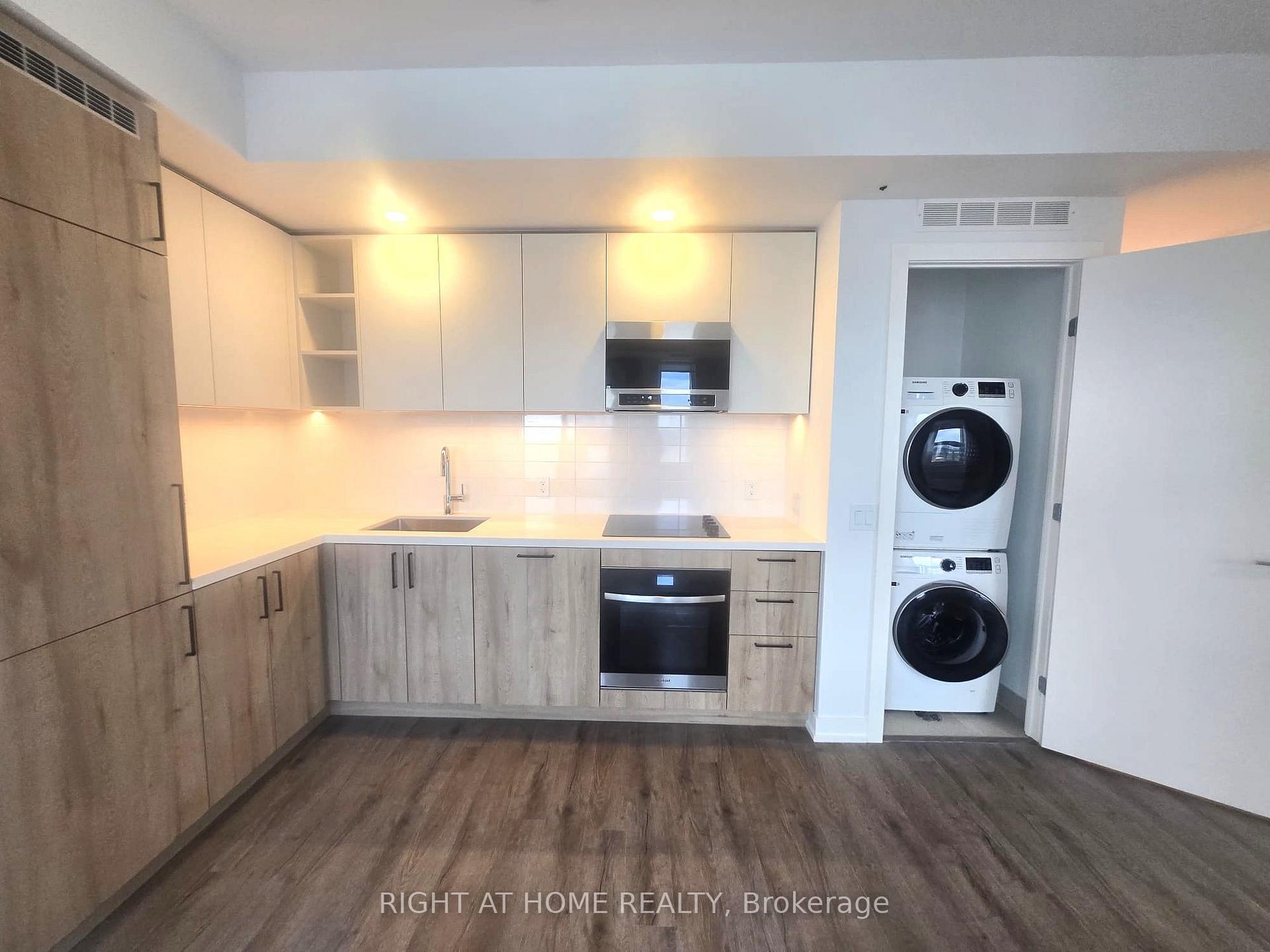 Photo 8 of Unit 902, 21 Meadowdale Road, Vaughan, Vaughan Corporate Centre — HOMEH