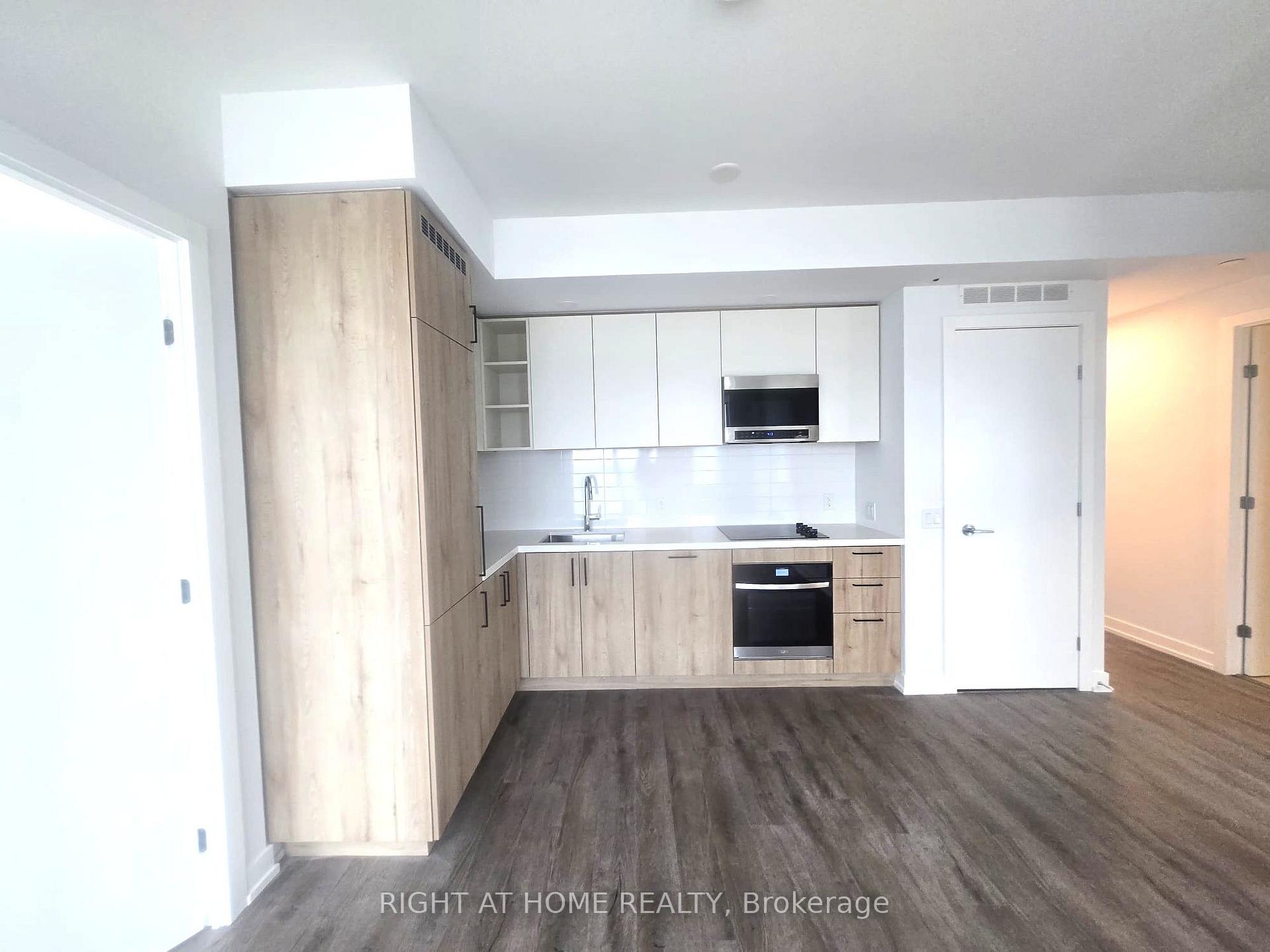 Photo 9 of Unit 902, 21 Meadowdale Road, Vaughan, Vaughan Corporate Centre — HOMEH