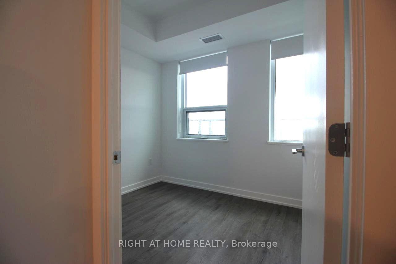 Photo 12 of Unit 902, 21 Meadowdale Road, Vaughan, Vaughan Corporate Centre — HOMEH