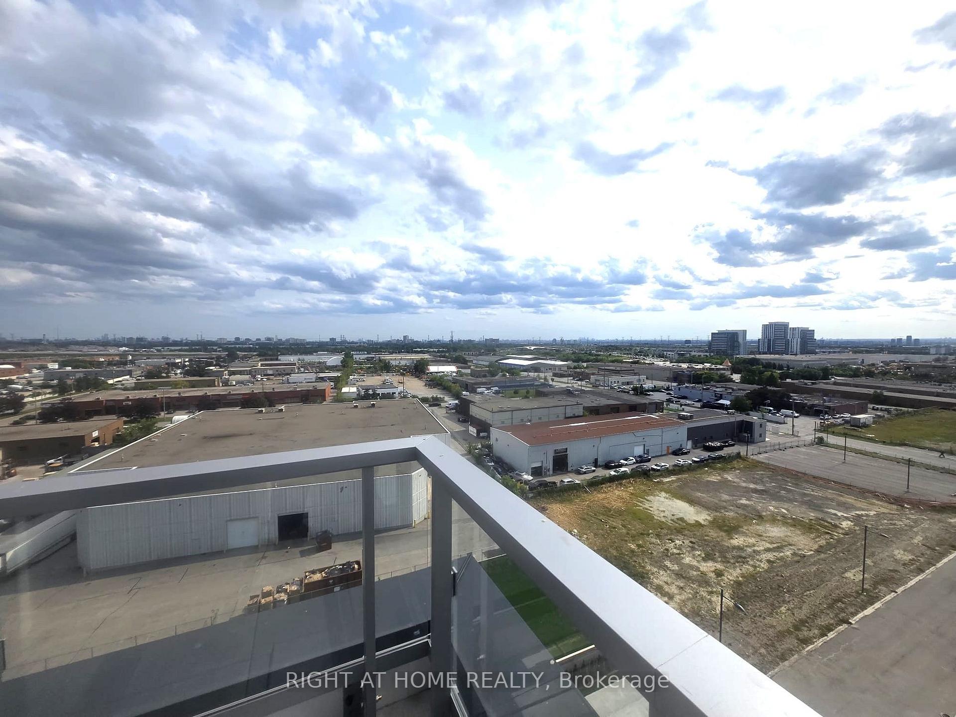 Photo 26 of Unit 902, 21 Meadowdale Road, Vaughan, Vaughan Corporate Centre — HOMEH