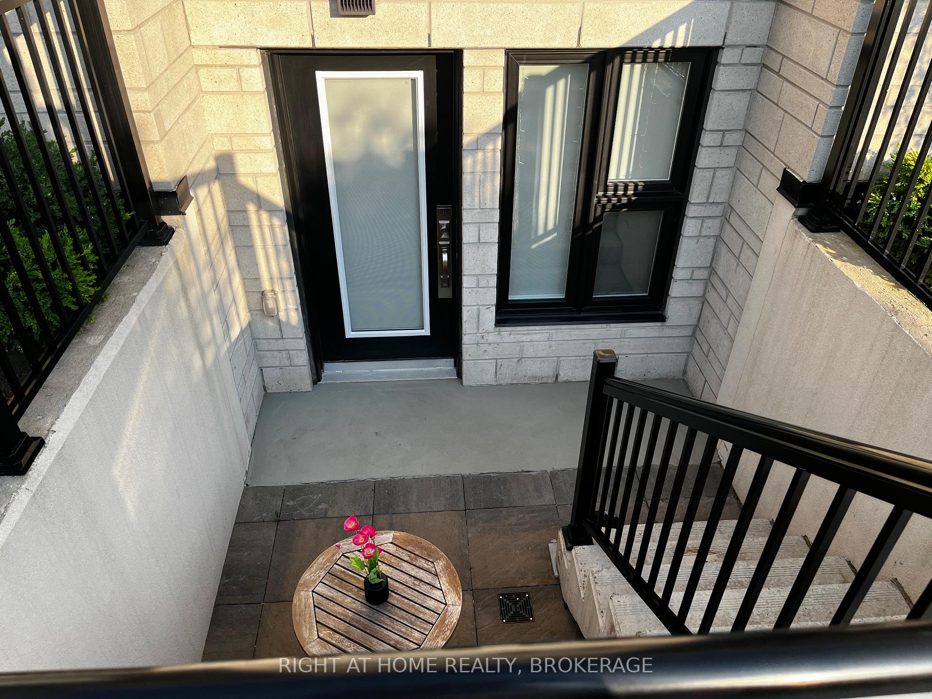 Photo 3 of Unit 319, 1139 Cooke Boulevard, Burlington, LaSalle — HOMEH
