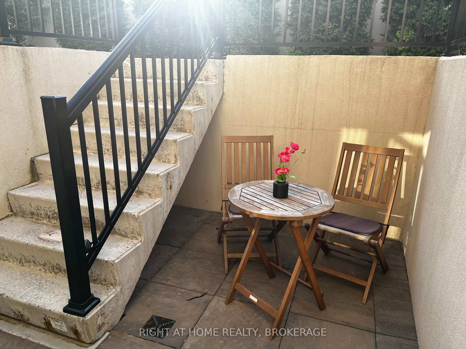 Photo 4 of Unit 319, 1139 Cooke Boulevard, Burlington, LaSalle — HOMEH