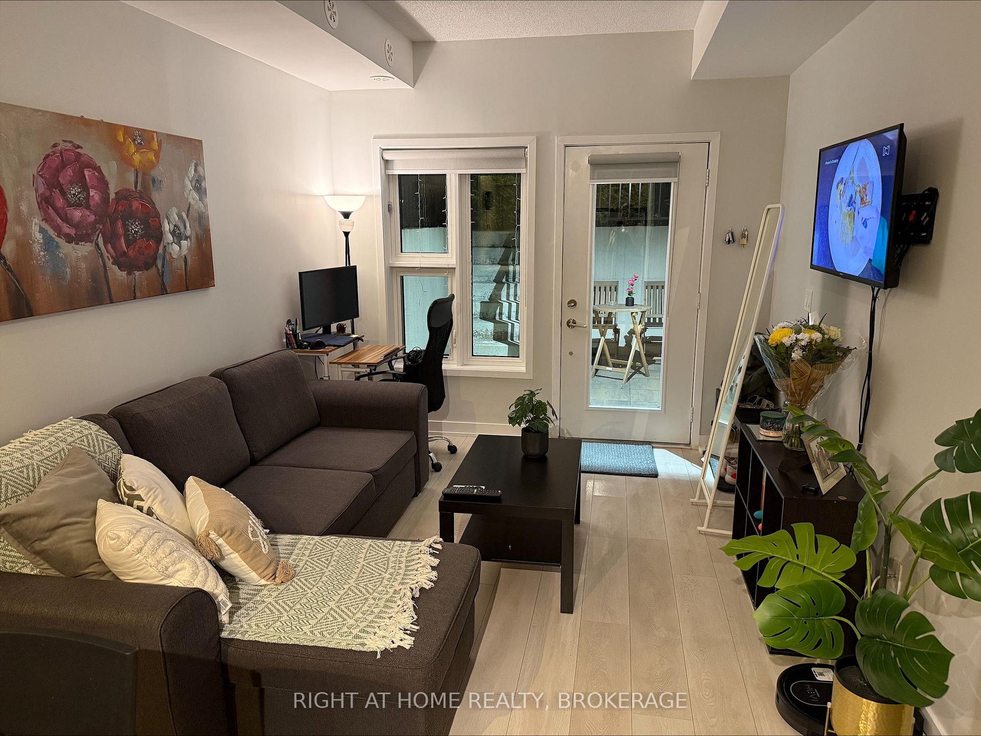 Photo 5 of Unit 319, 1139 Cooke Boulevard, Burlington, LaSalle — HOMEH