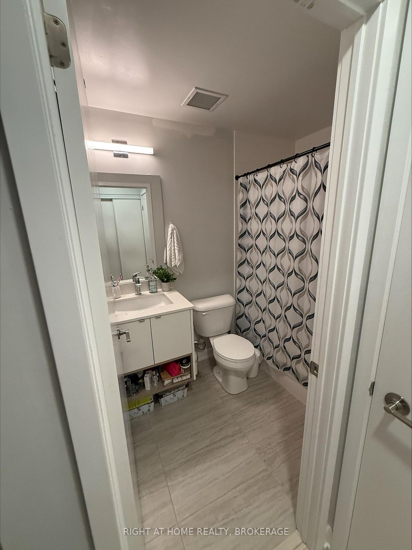 Photo 8 of Unit 319, 1139 Cooke Boulevard, Burlington, LaSalle — HOMEH