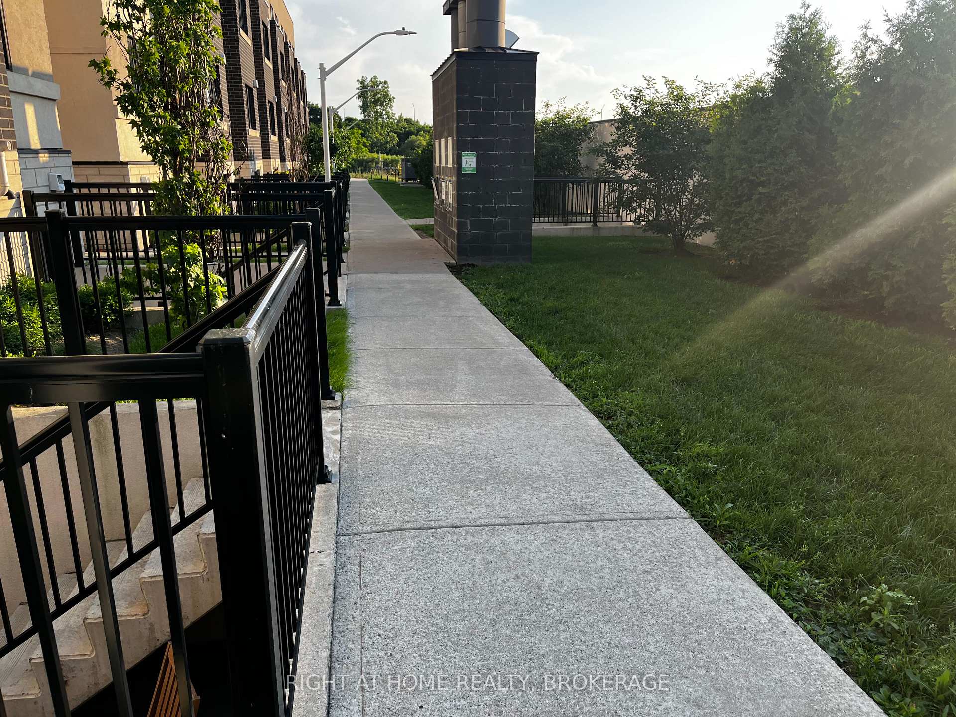 Photo 11 of Unit 319, 1139 Cooke Boulevard, Burlington, LaSalle — HOMEH