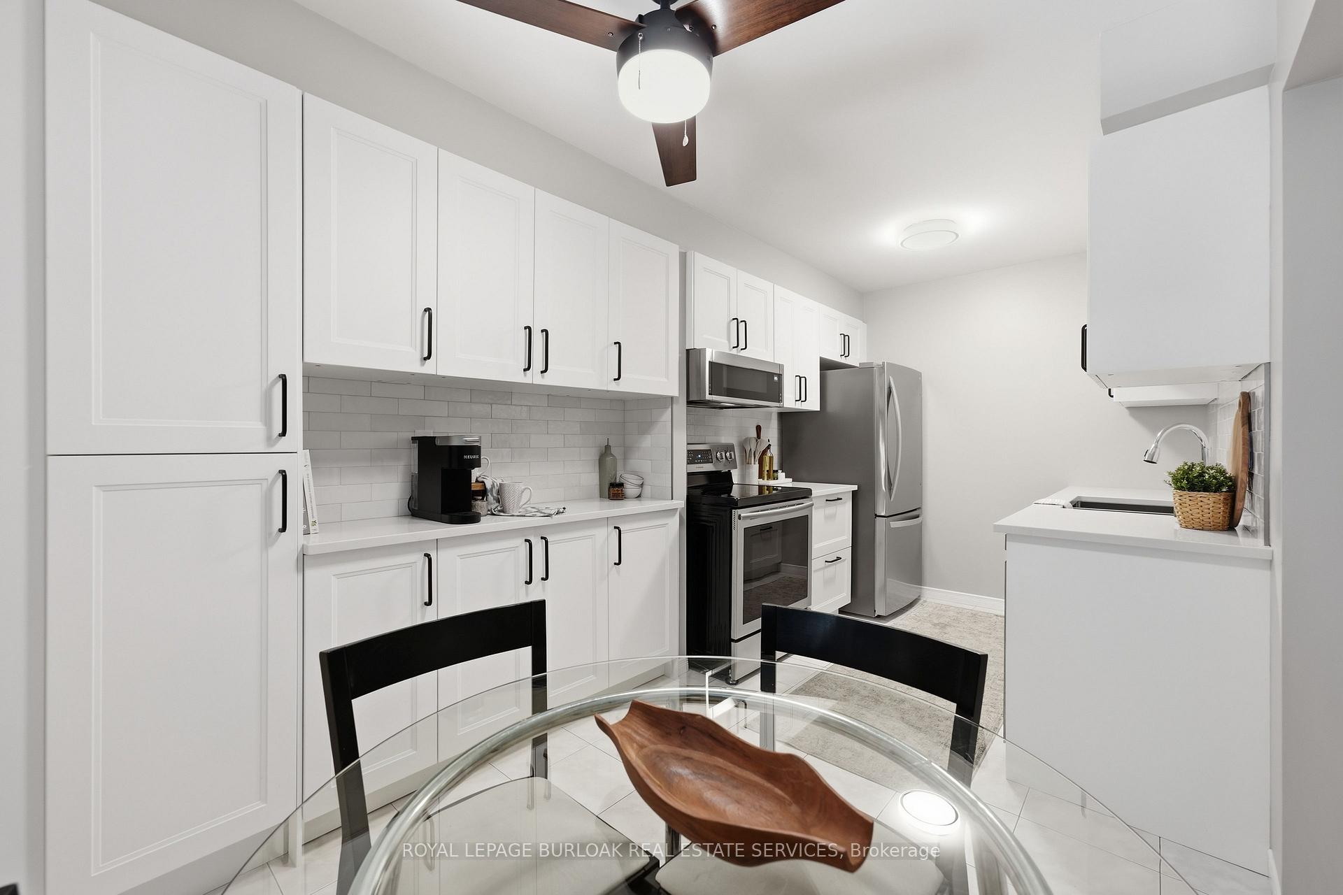 Photo 7 of 27 Bronte Court, Hamilton, Waterdown — HOMEH
