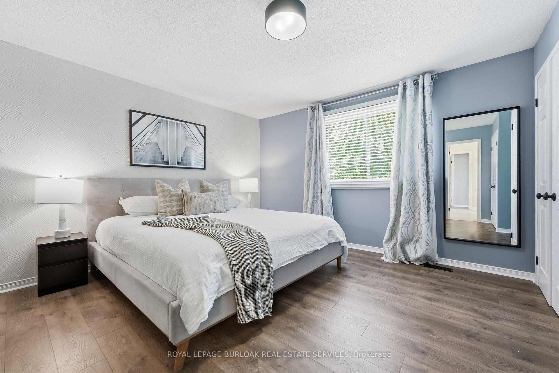 Photo 15 of 27 Bronte Court, Hamilton, Waterdown — HOMEH