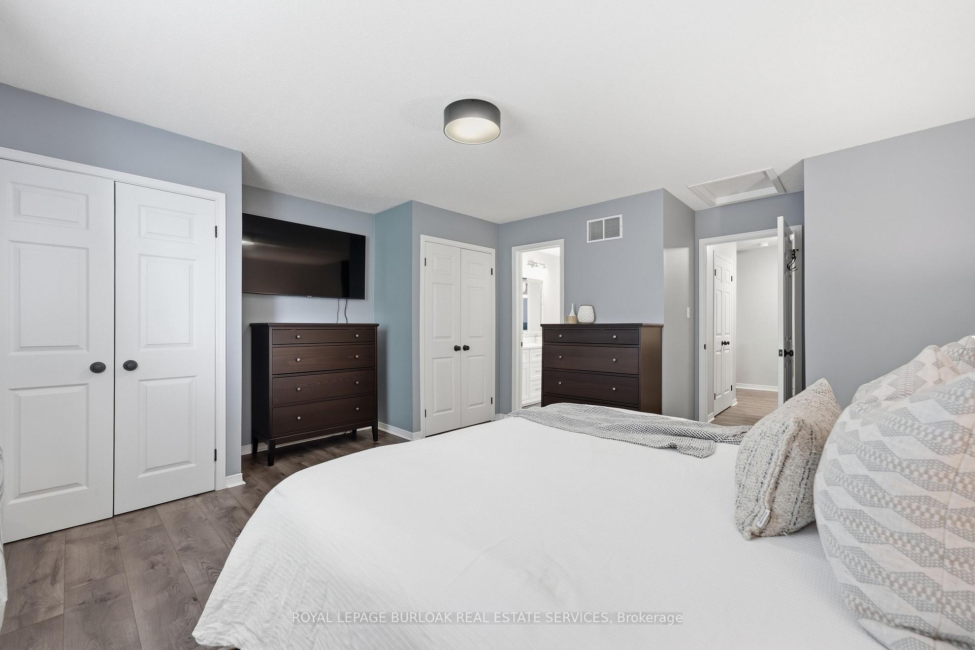 Photo 16 of 27 Bronte Court, Hamilton, Waterdown — HOMEH