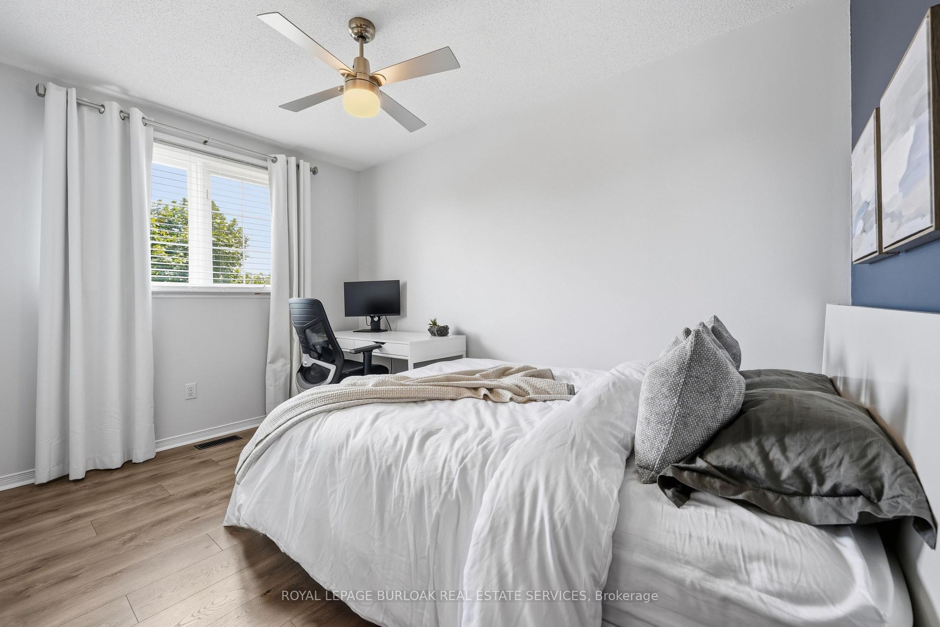 Photo 19 of 27 Bronte Court, Hamilton, Waterdown — HOMEH