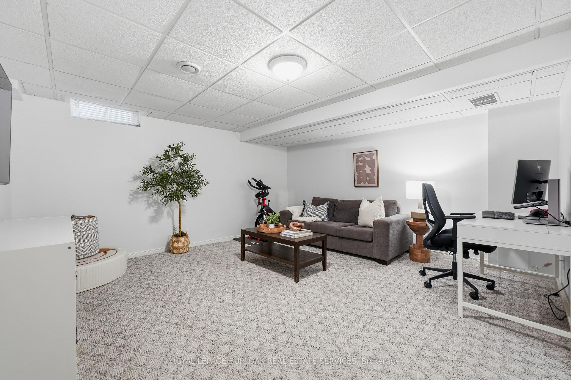 Photo 22 of 27 Bronte Court, Hamilton, Waterdown — HOMEH