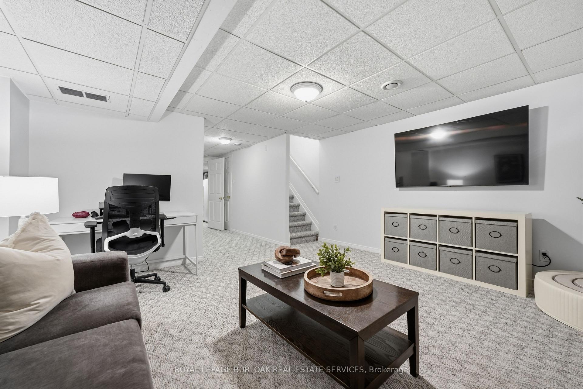 Photo 23 of 27 Bronte Court, Hamilton, Waterdown — HOMEH