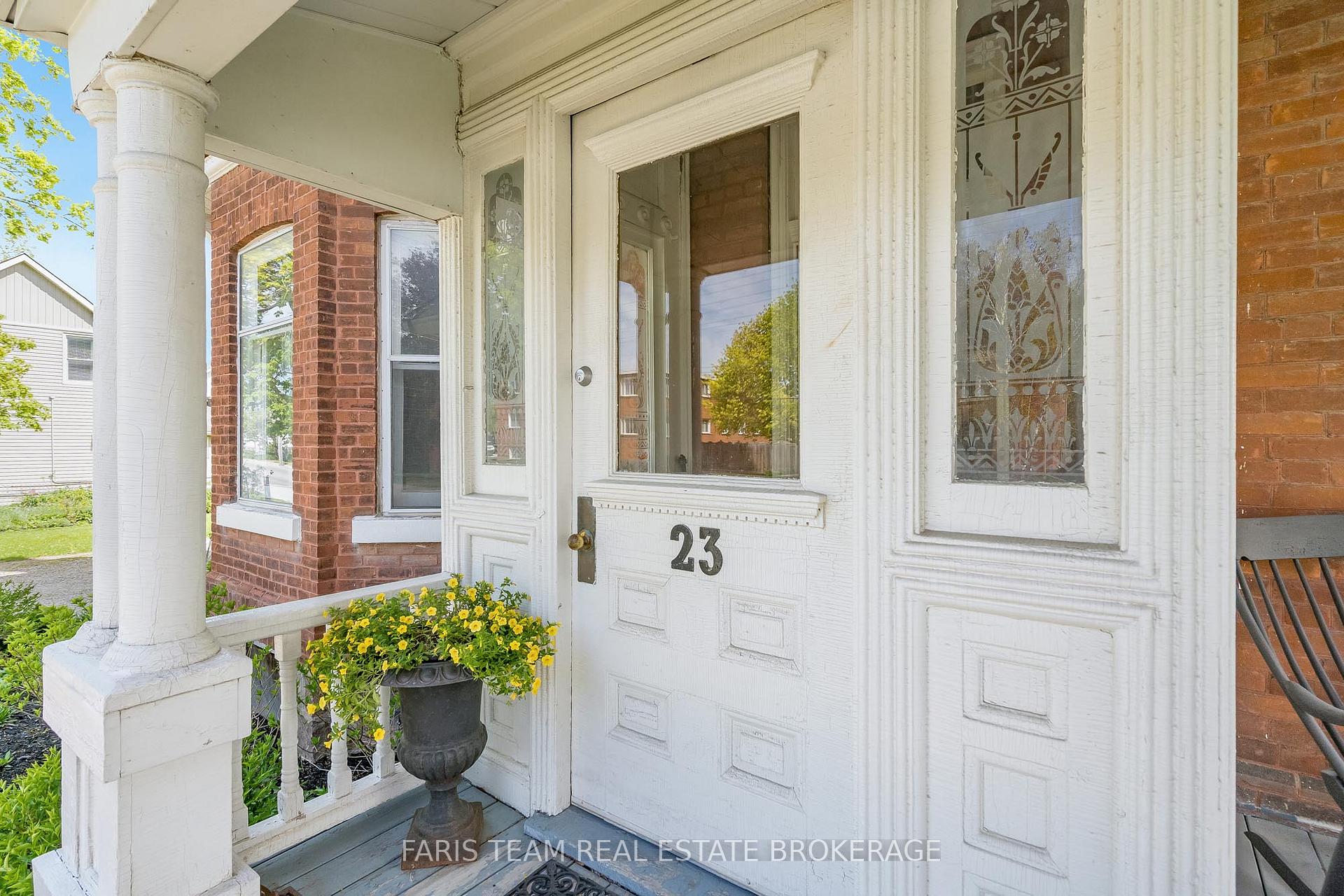 Photo 3 of 23 Yonge Street S, Springwater, Elmvale — HOMEH