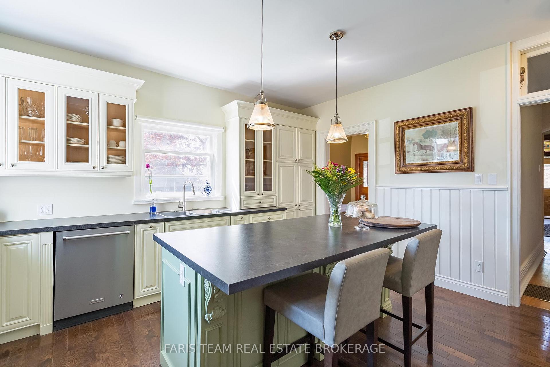 Photo 7 of 23 Yonge Street S, Springwater, Elmvale — HOMEH