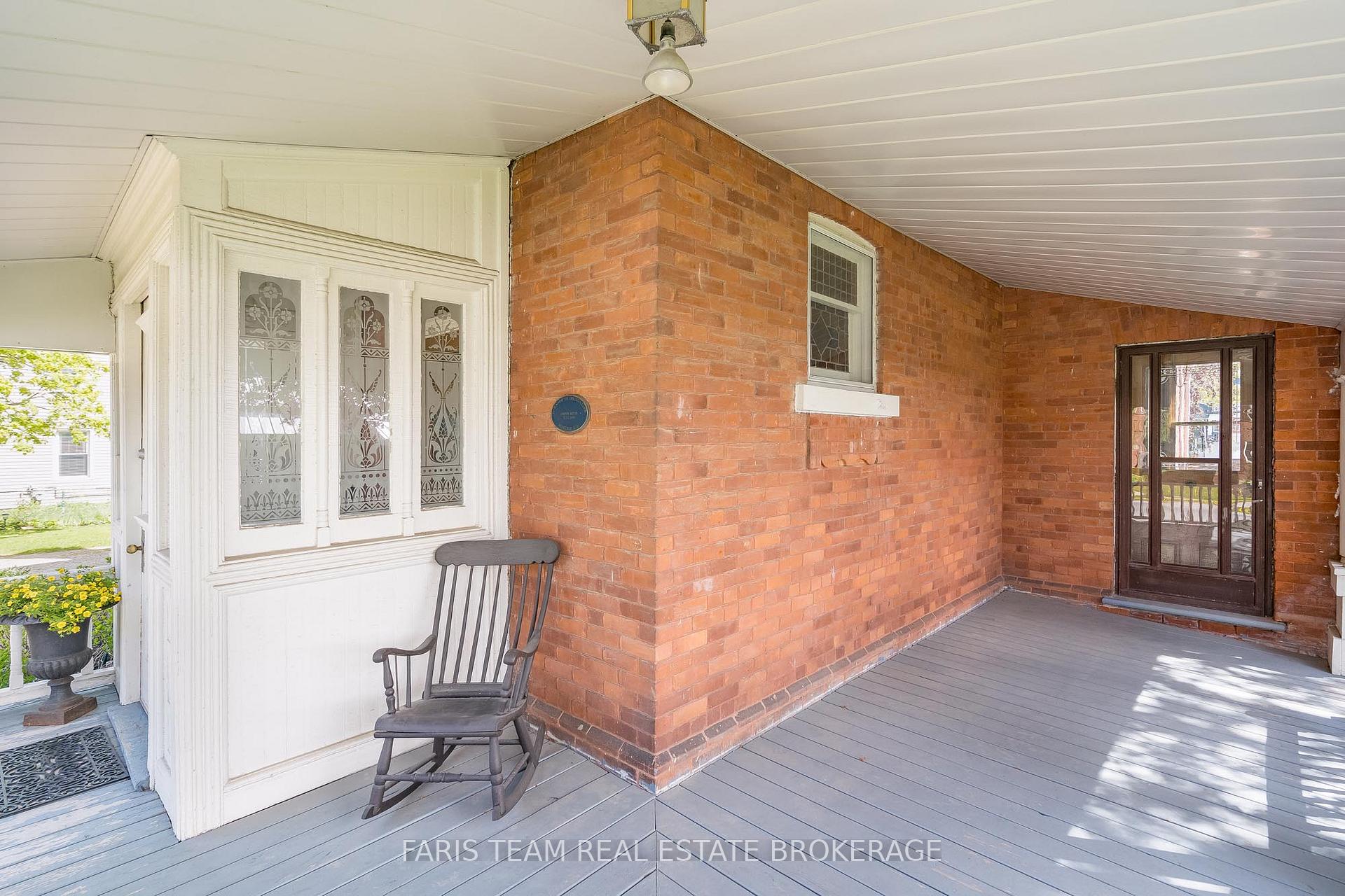 Photo 25 of 23 Yonge Street S, Springwater, Elmvale — HOMEH